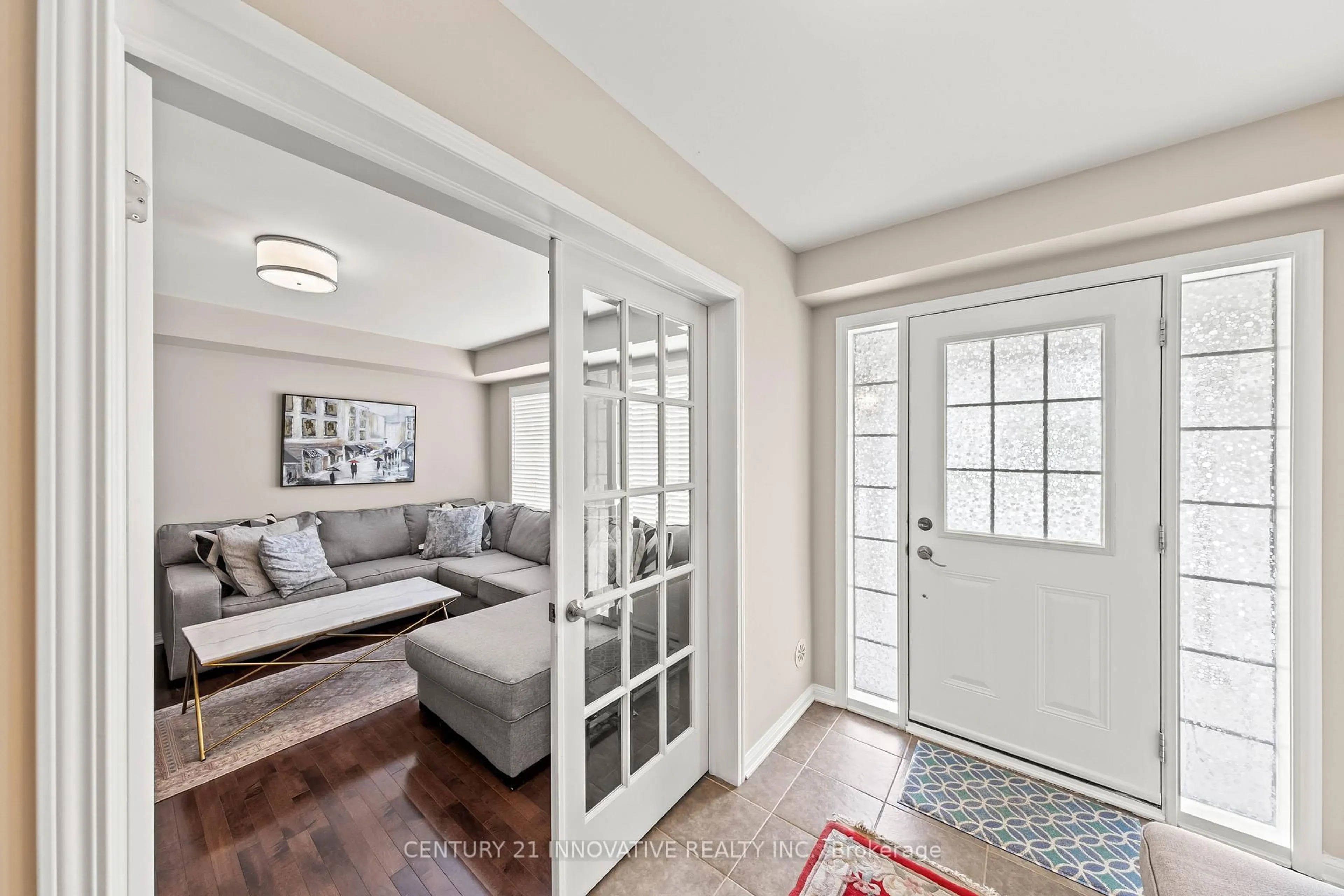 Indoor entryway for 324 Dymott Ave, Milton Ontario L9T 7T3