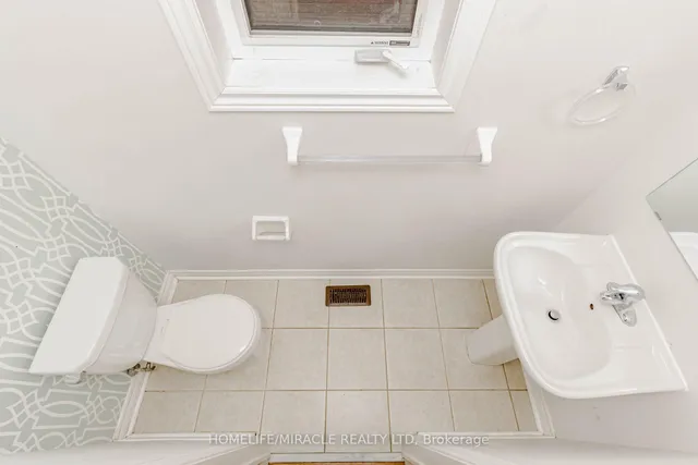 Additional property image - 1015 Job Cres