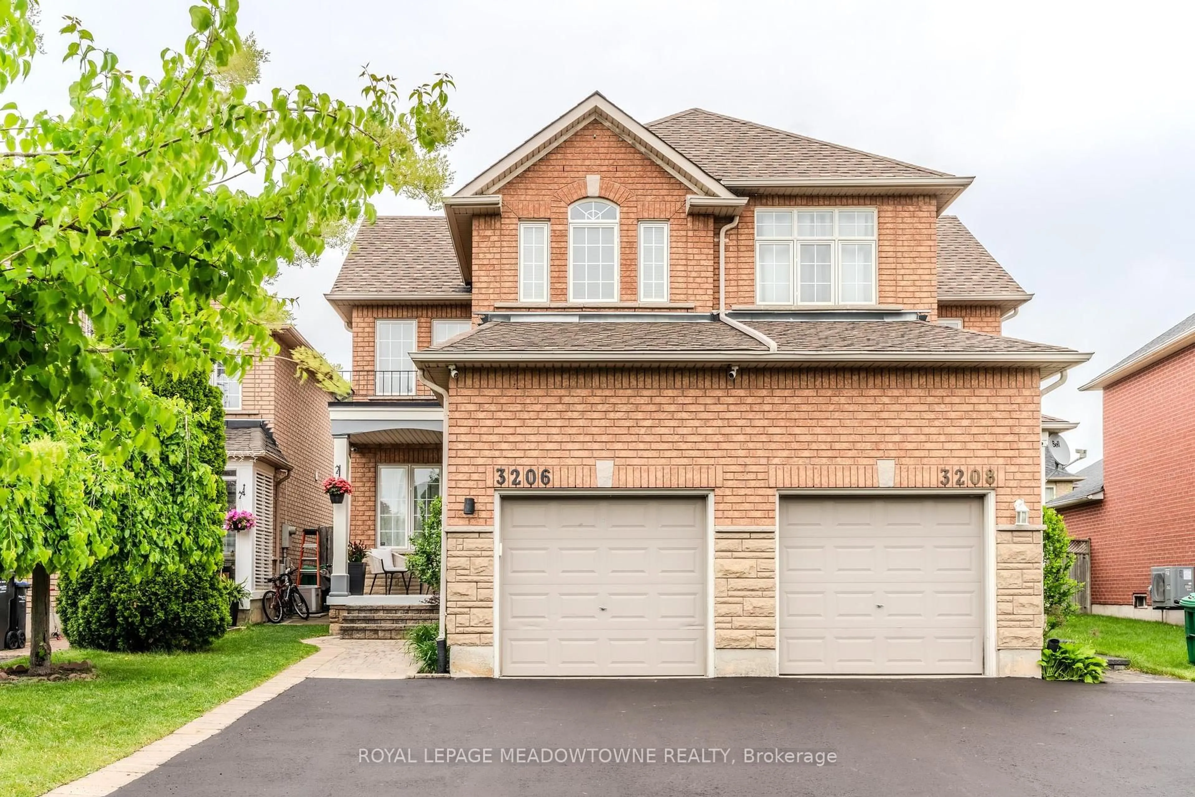 Home with brick exterior material, street for 3206 Apricot St, Mississauga Ontario L5N 8A8