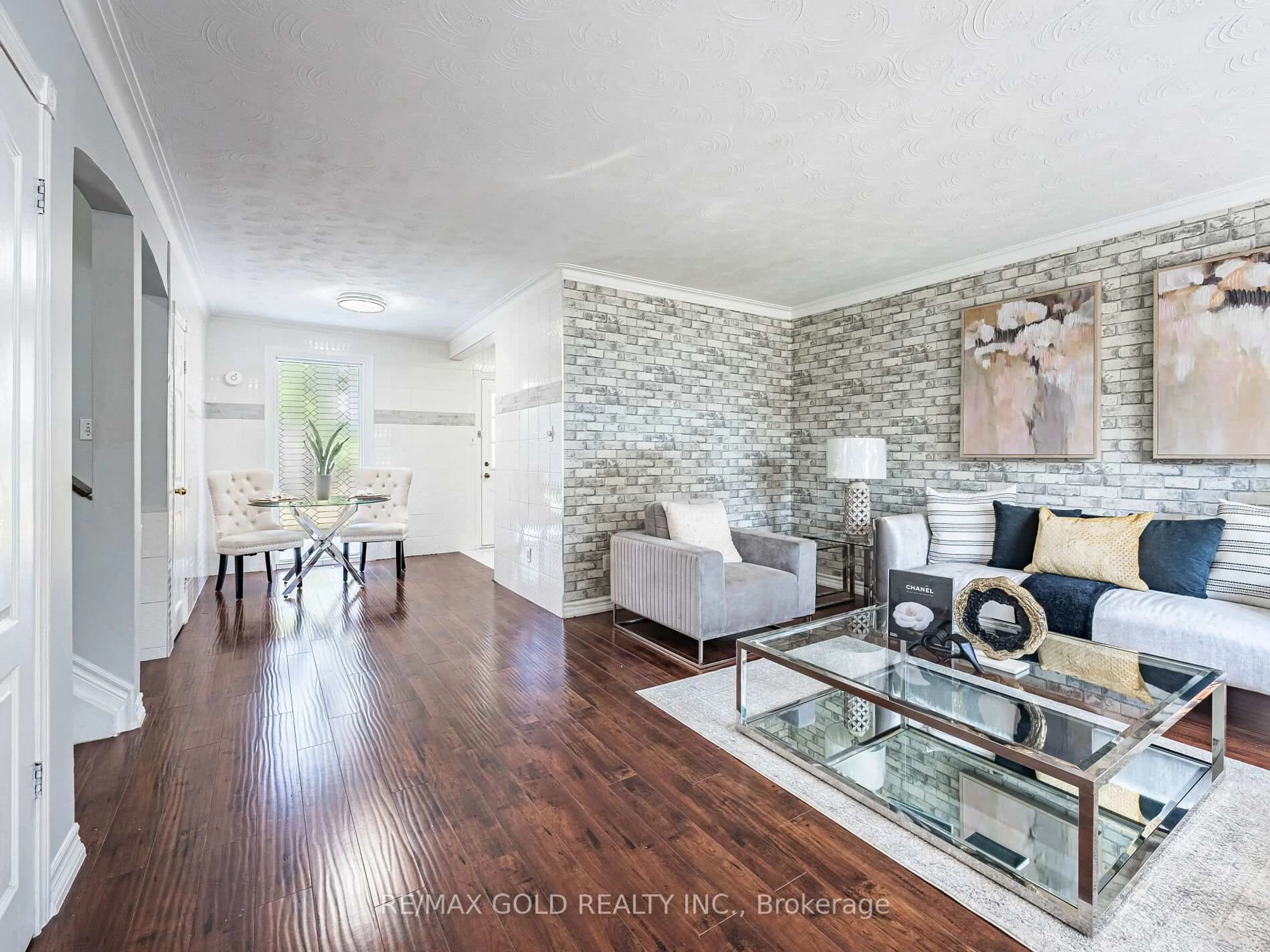 Living room with furniture, unknown for 42 Gretna Dr, Brampton Ontario L6X 2E7