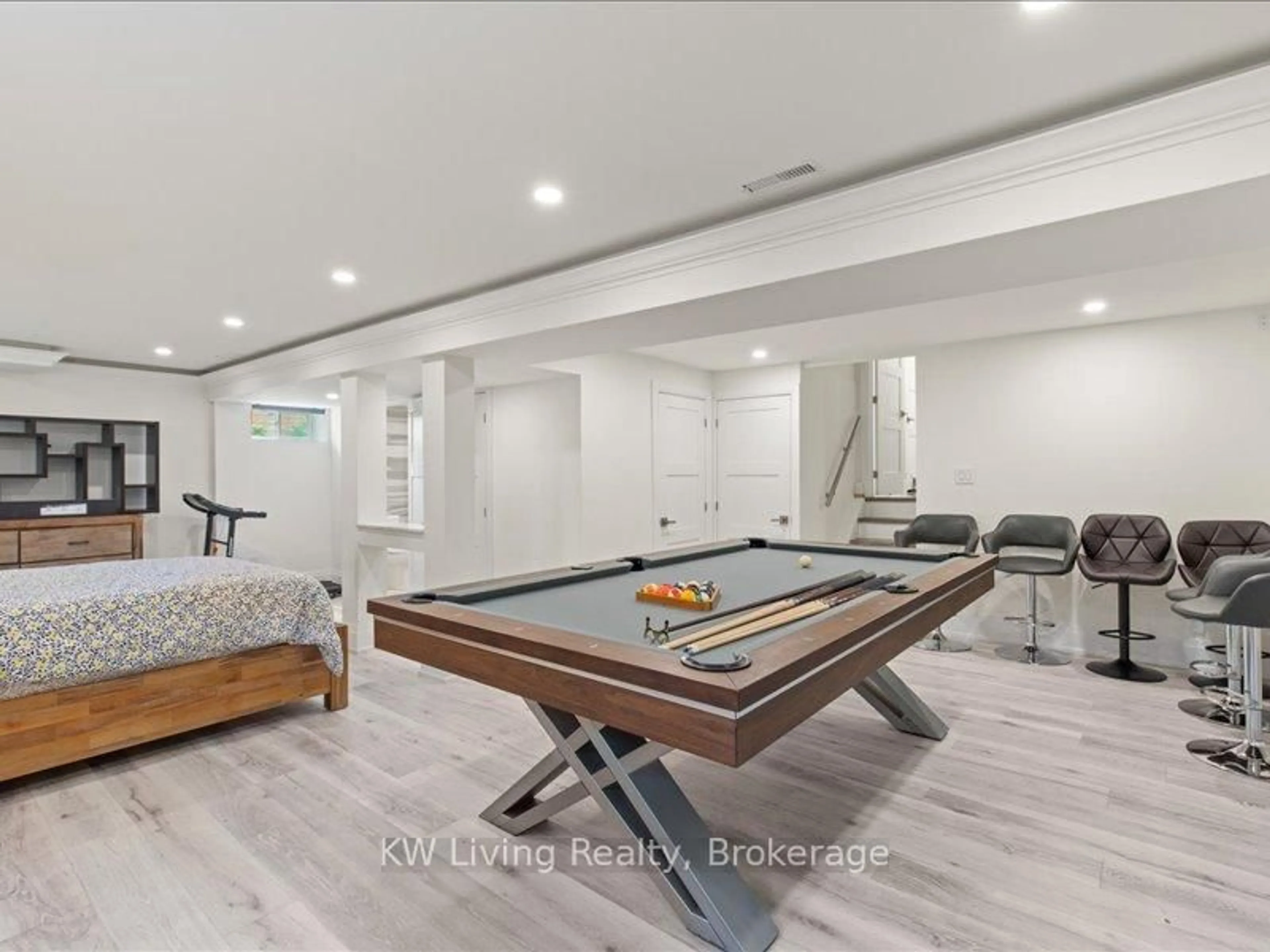 A pic of a room for 2816 Constable Rd, Mississauga Ontario L5J 1W7