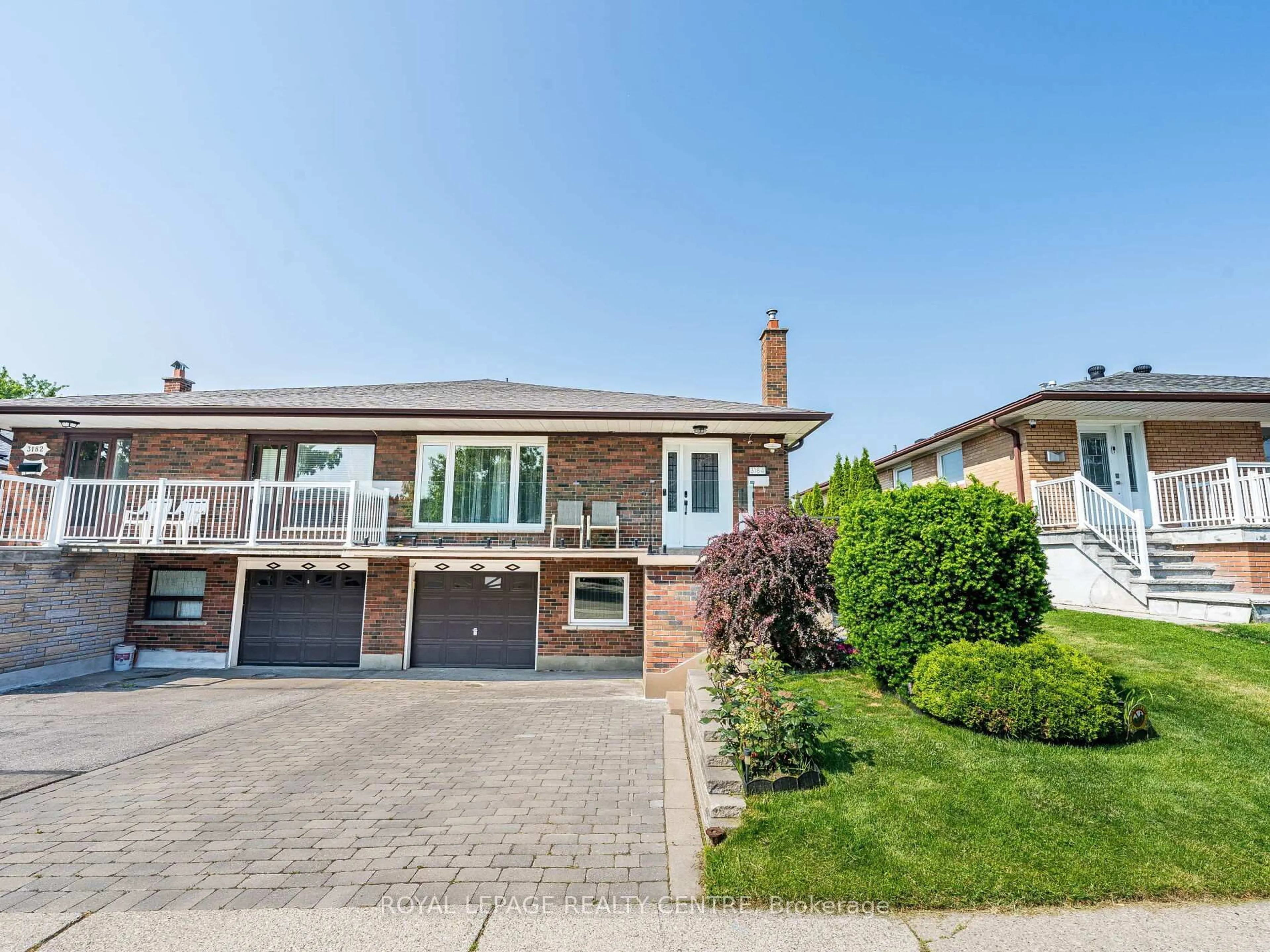 Home with brick exterior material, street for 3184 Sunnyhill Dr, Mississauga Ontario L4X 2K4