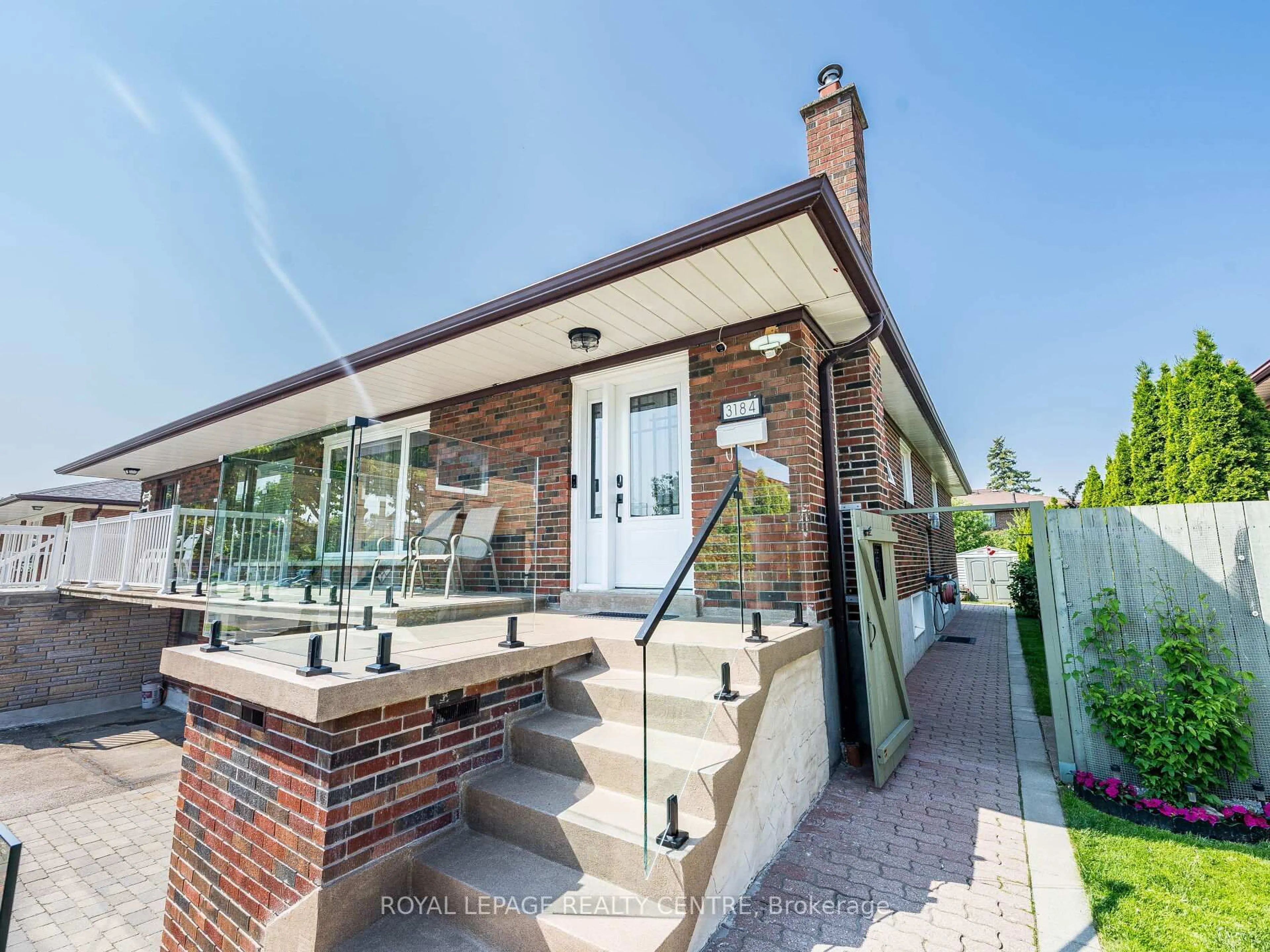 Home with brick exterior material, street for 3184 Sunnyhill Dr, Mississauga Ontario L4X 2K4