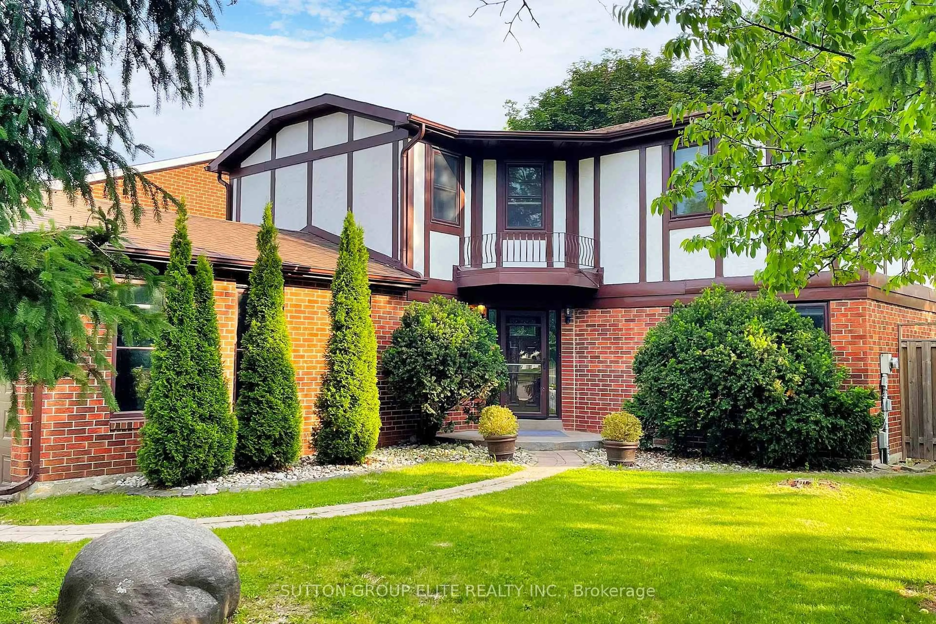 Home with brick exterior material, unknown for 4280 Fieldgate Dr, Mississauga Ontario L4W 2C7