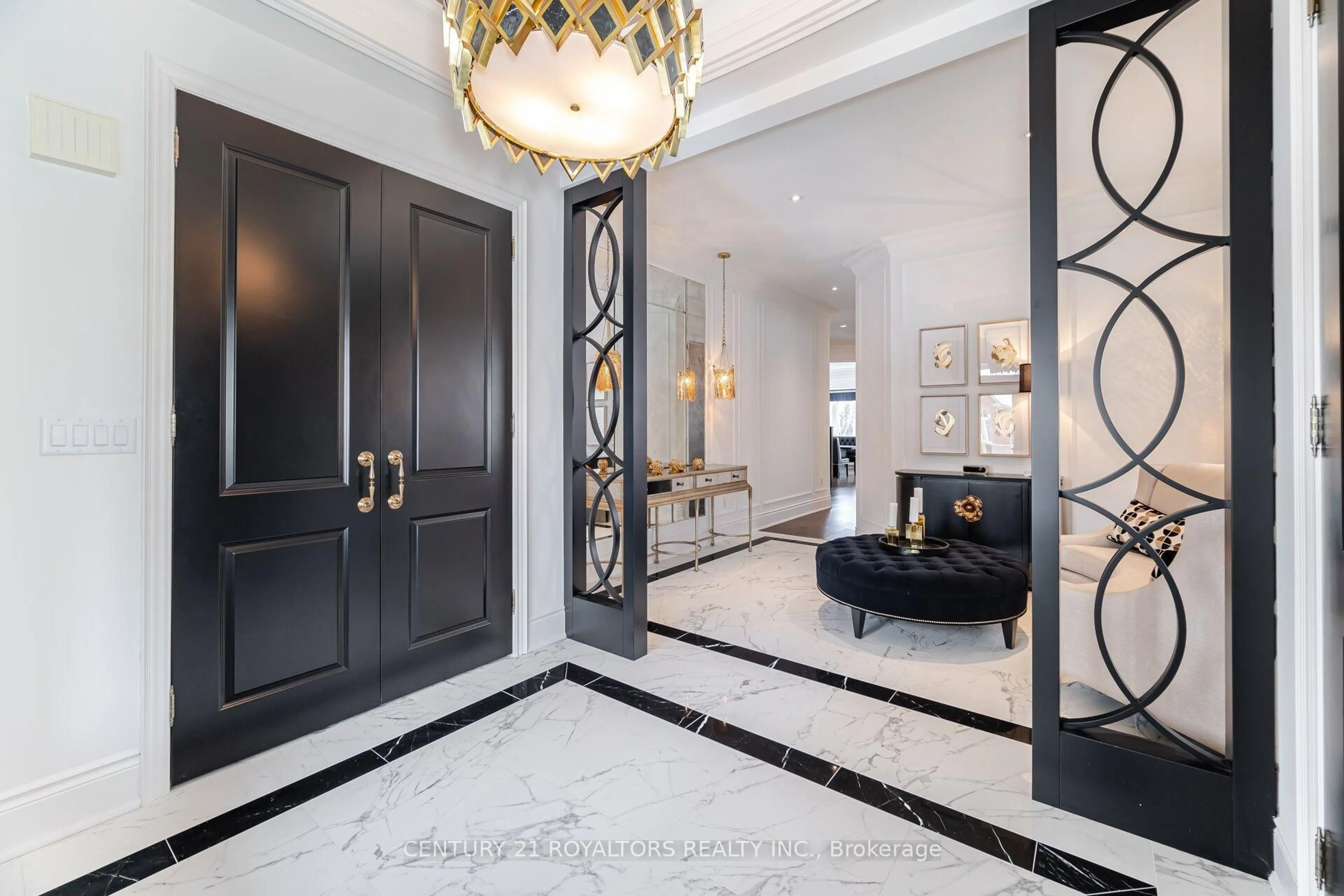 Indoor foyer for 43 Wishing Well Cres, Caledon Ontario L7C 1T9