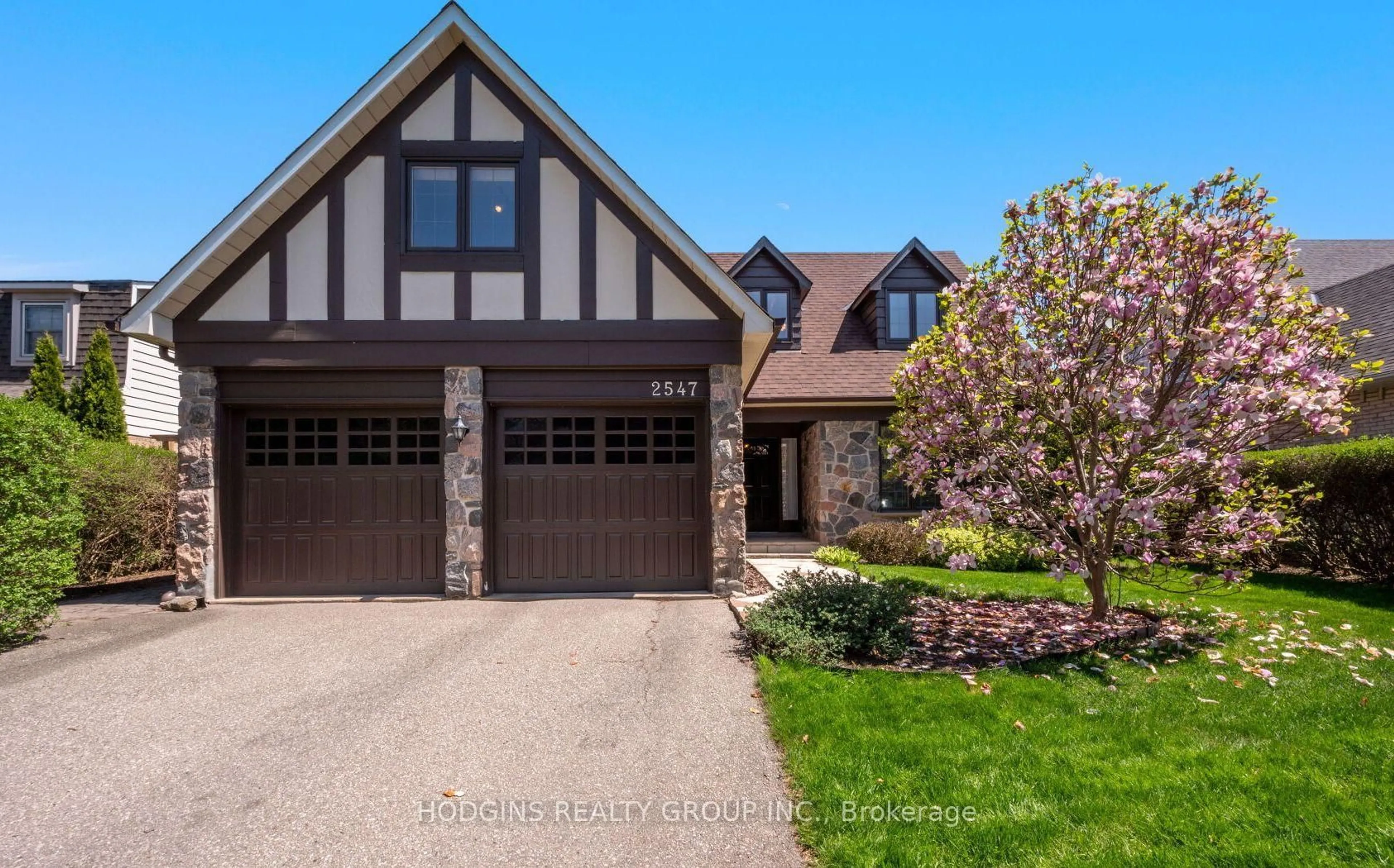 Home with brick exterior material, street for 2547 King Richard's Pl, Mississauga Ontario L5K 2H5
