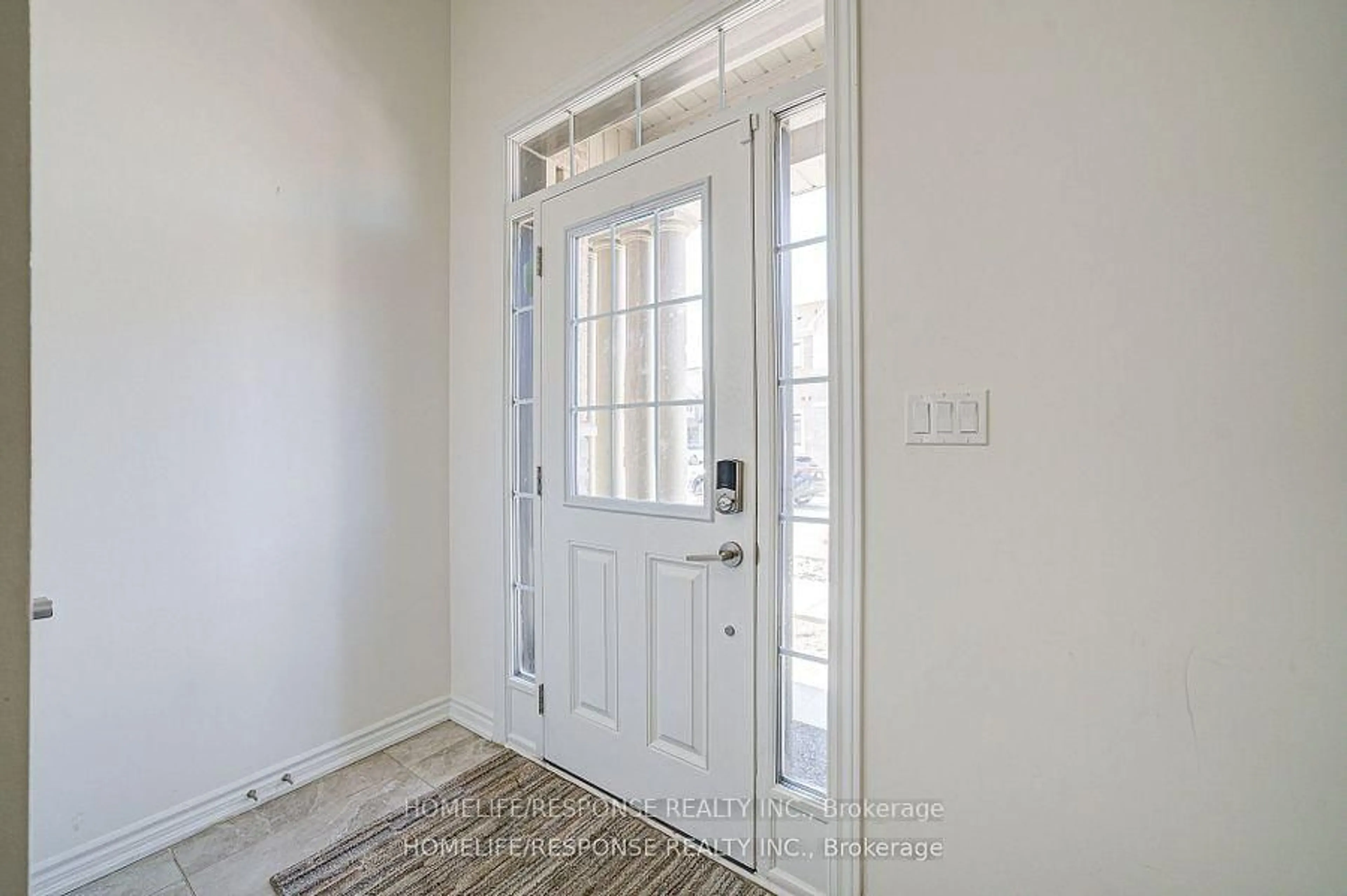 Indoor entryway for 595 CELANDINE Terr, Milton Ontario L9E 1Z7
