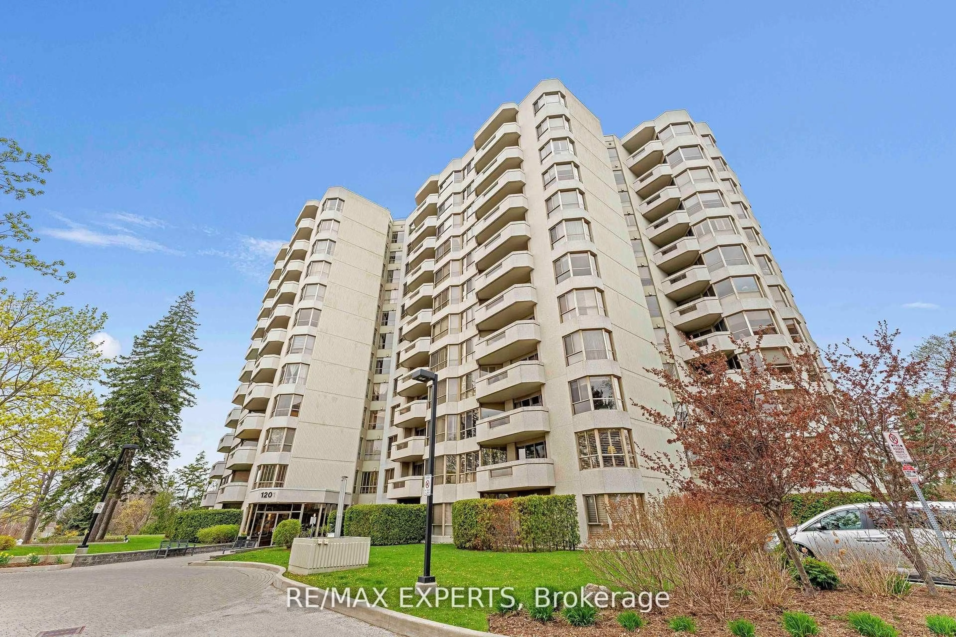 A pic from outside/outdoor area/front of a property/back of a property/a pic from drone, water/lake/river/ocean view for 1201 North Shore Blvd #809, Burlington Ontario L7S 1Z5