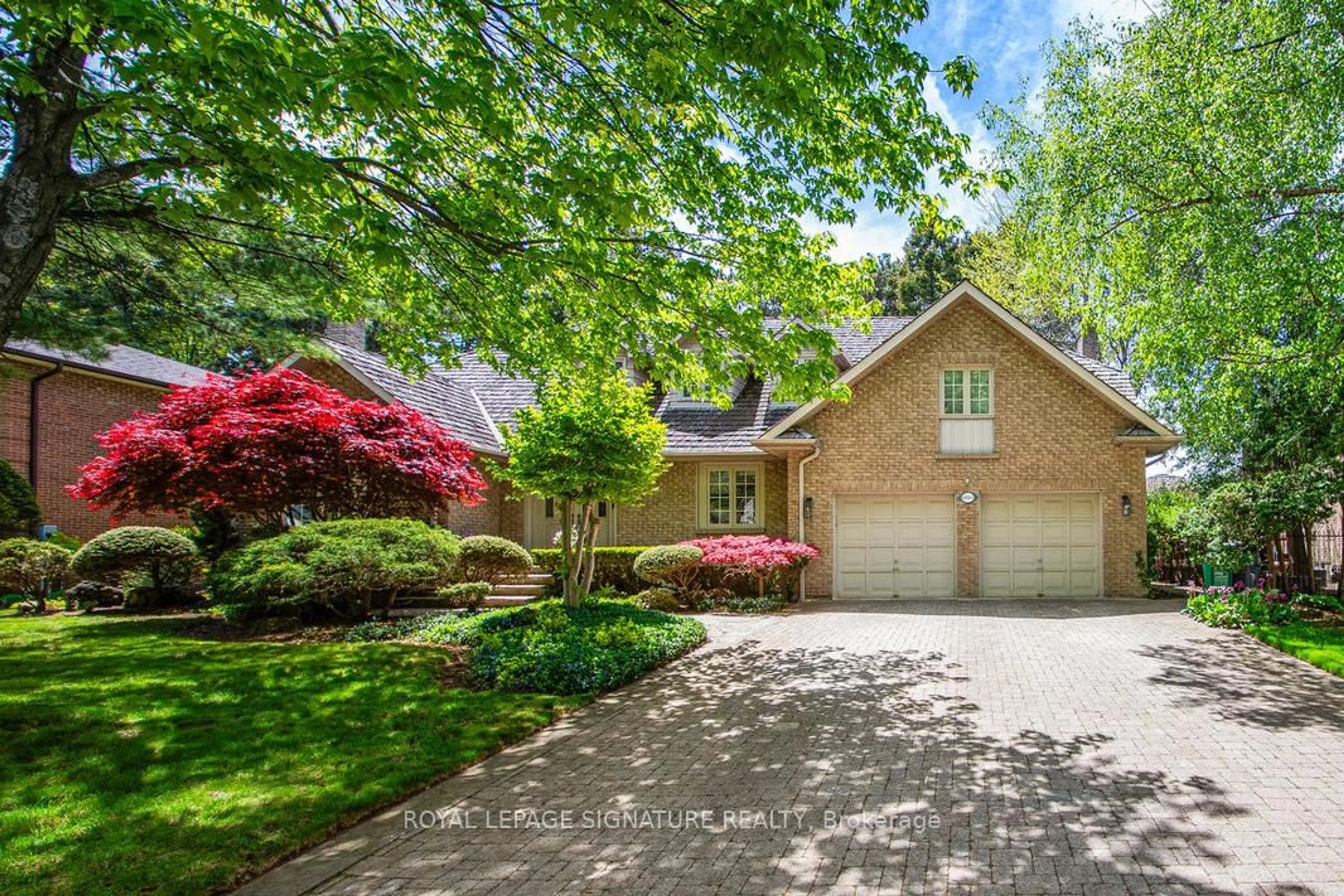 Home with brick exterior material, street for 4086 Summit Crt, Mississauga Ontario L5L 3J2