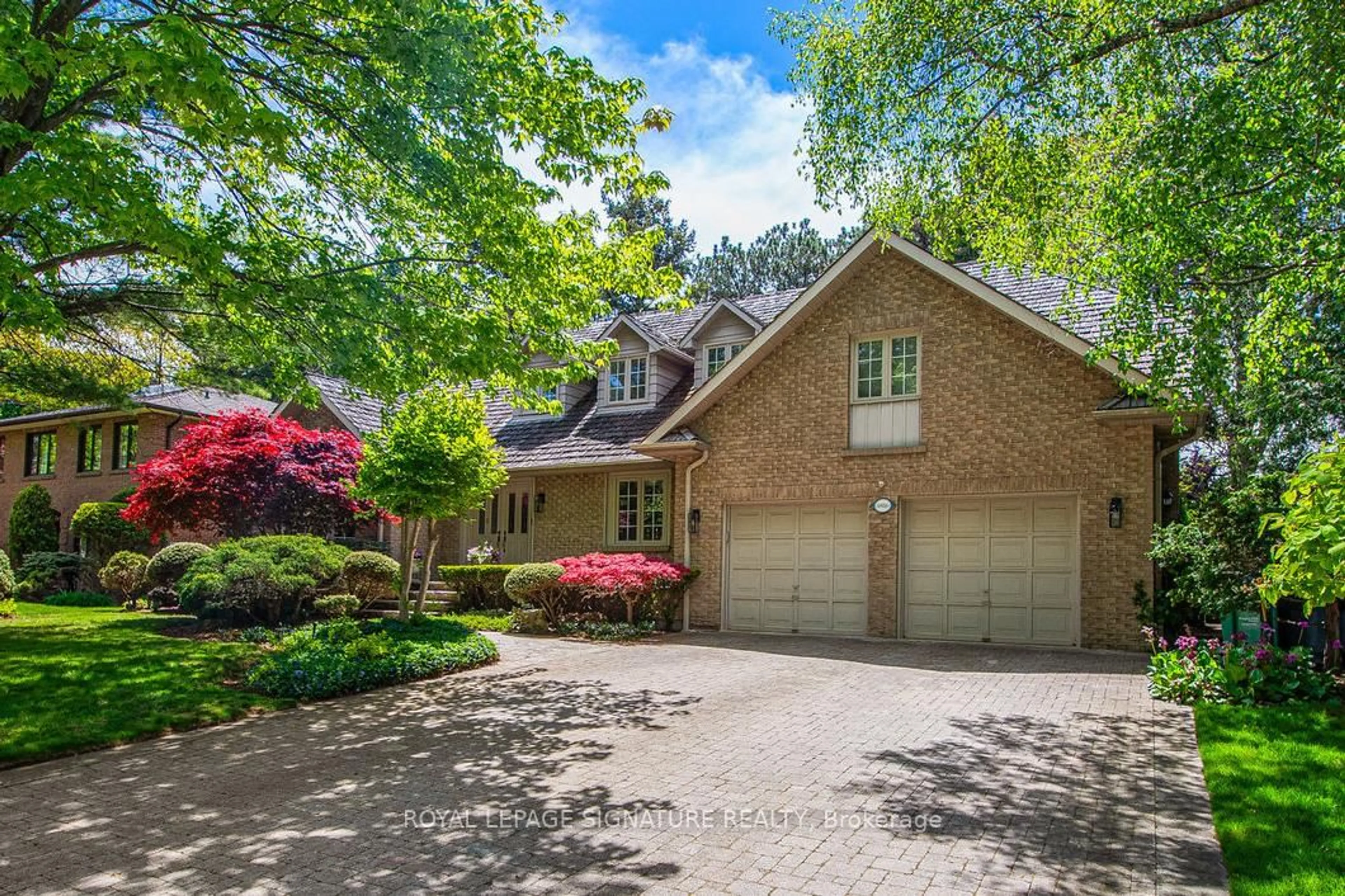 Home with brick exterior material, street for 4086 Summit Crt, Mississauga Ontario L5L 3J2