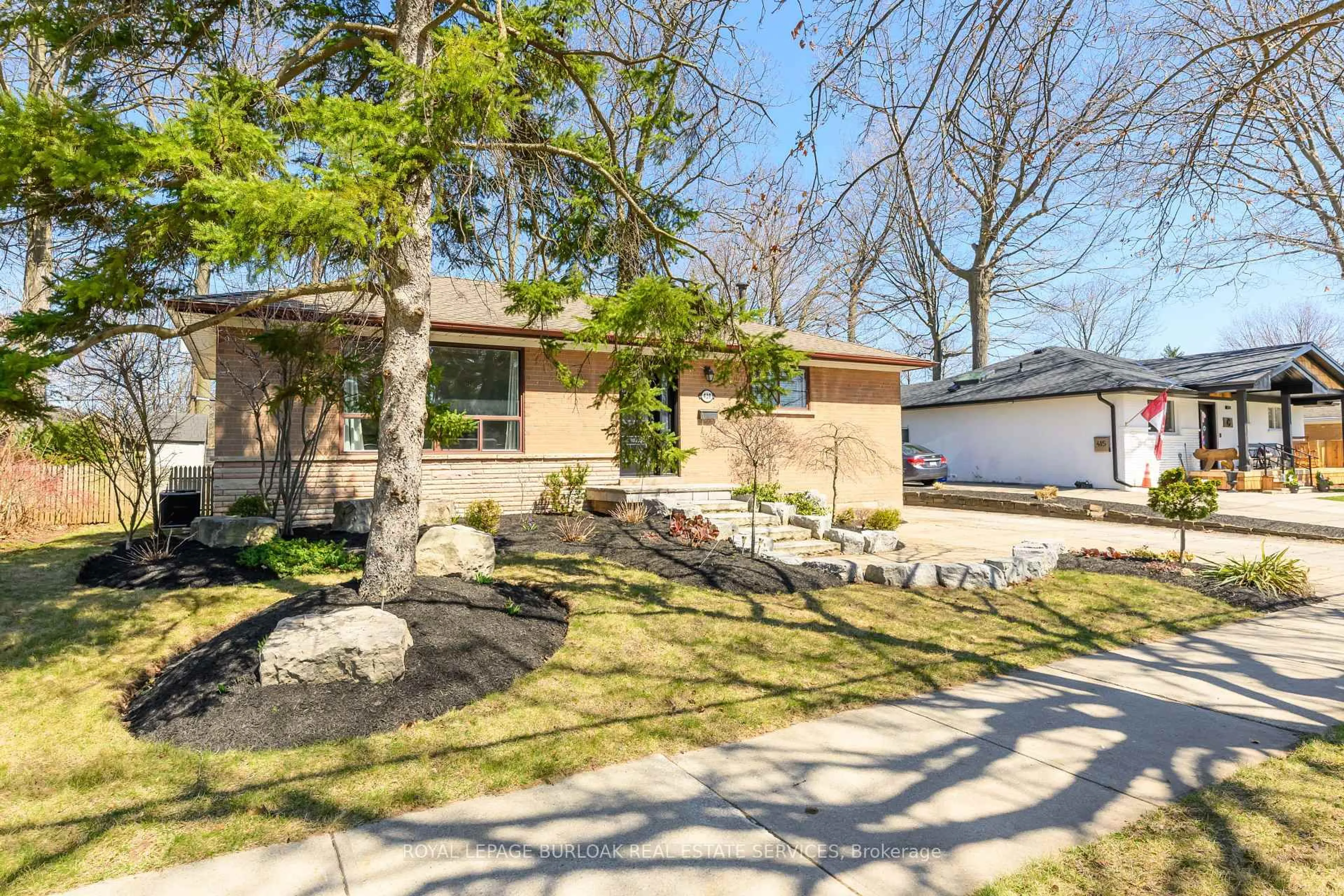 Home with brick exterior material, street for 419 Hampton Heath Rd, Burlington Ontario L7L 4R3