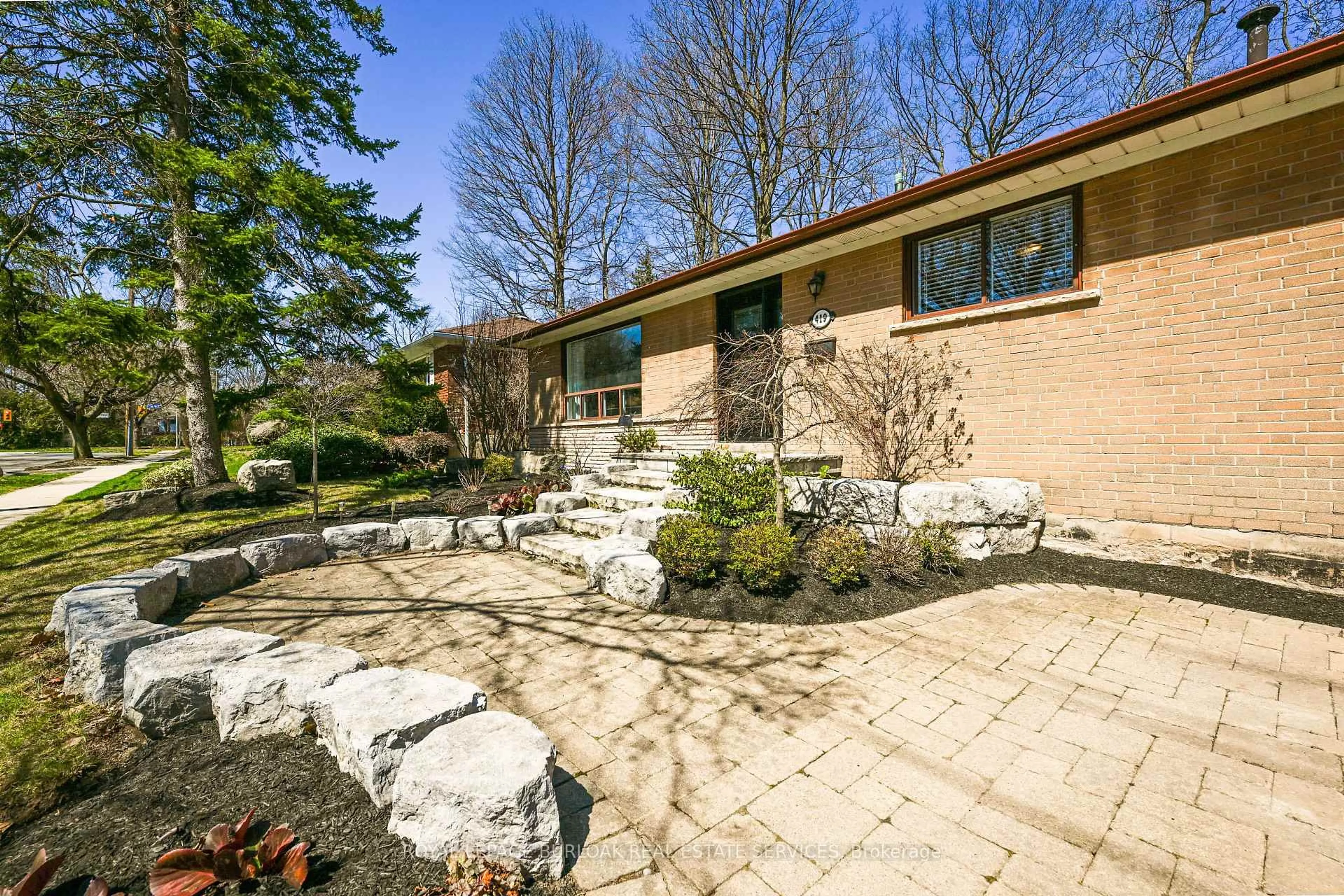 Unknown for 419 Hampton Heath Rd, Burlington Ontario L7L 4R3