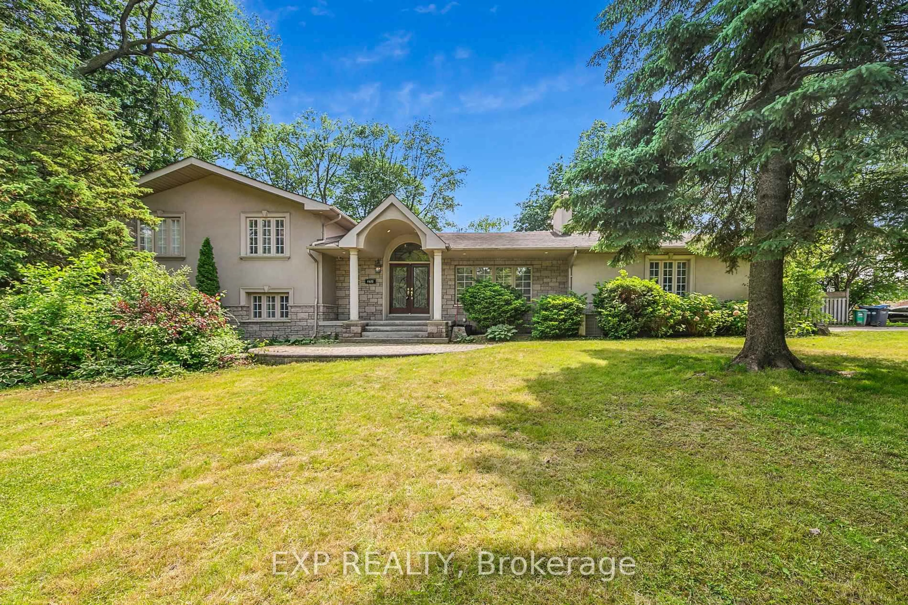 A pic from outside/outdoor area/front of a property/back of a property/a pic from drone, water/lake/river/ocean view for 1572 KNARESWOOD Dr, Mississauga Ontario L5H 2M1