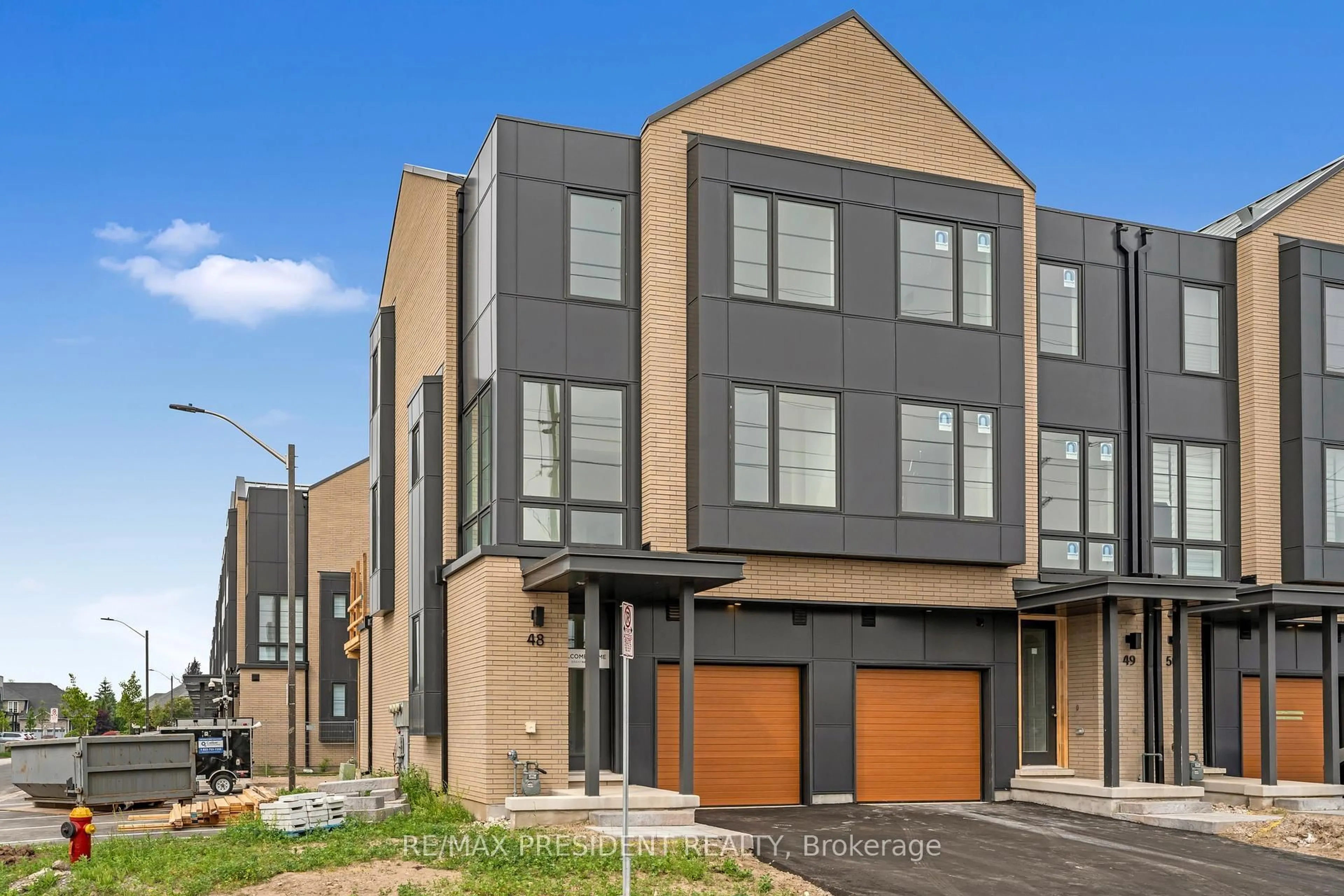 Home with brick exterior material, street for 2273 Turnberry Rd #48, Burlington Ontario L7M 2B2
