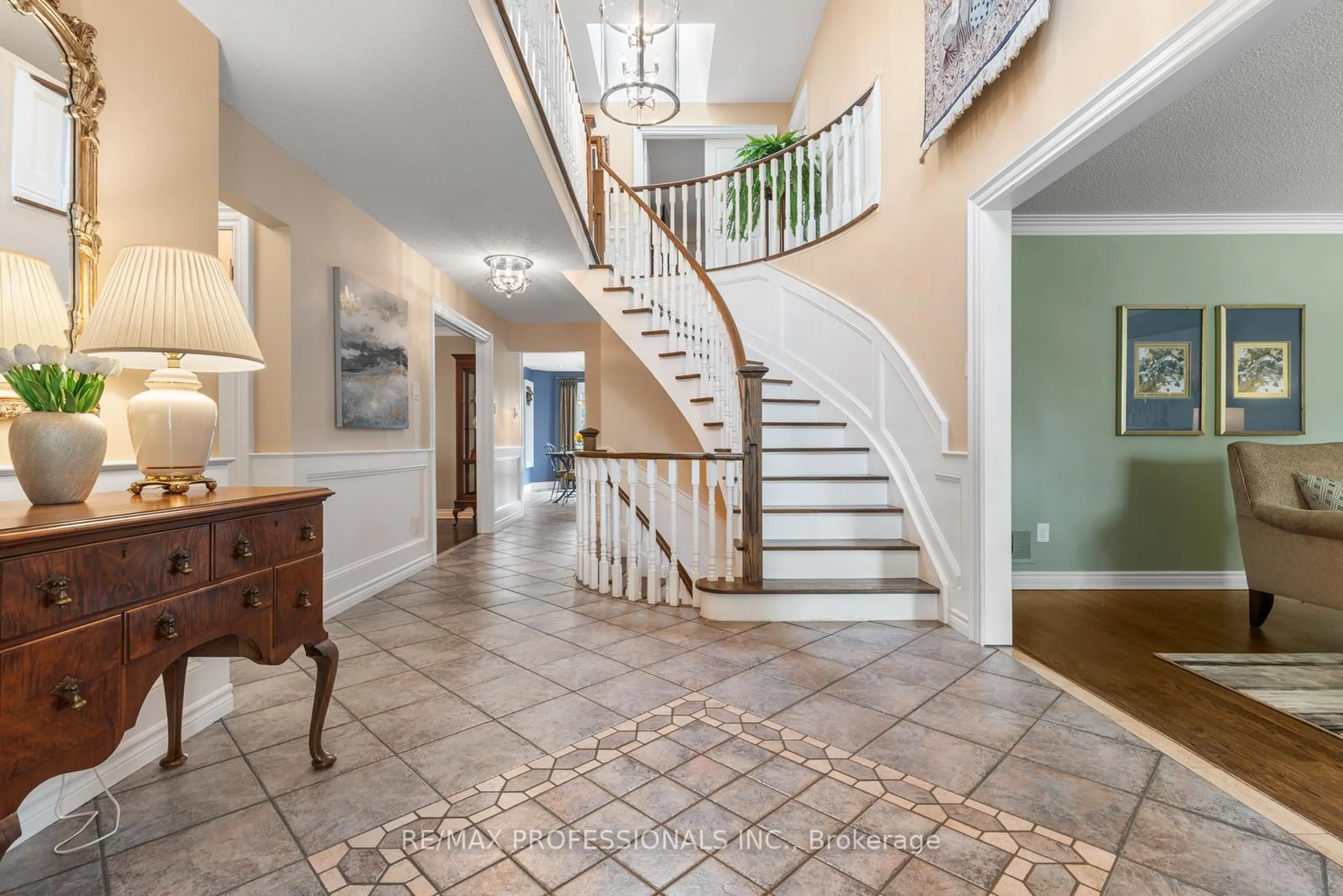 Indoor entryway for 17 Embers Dr, Toronto Ontario M9C 3E6