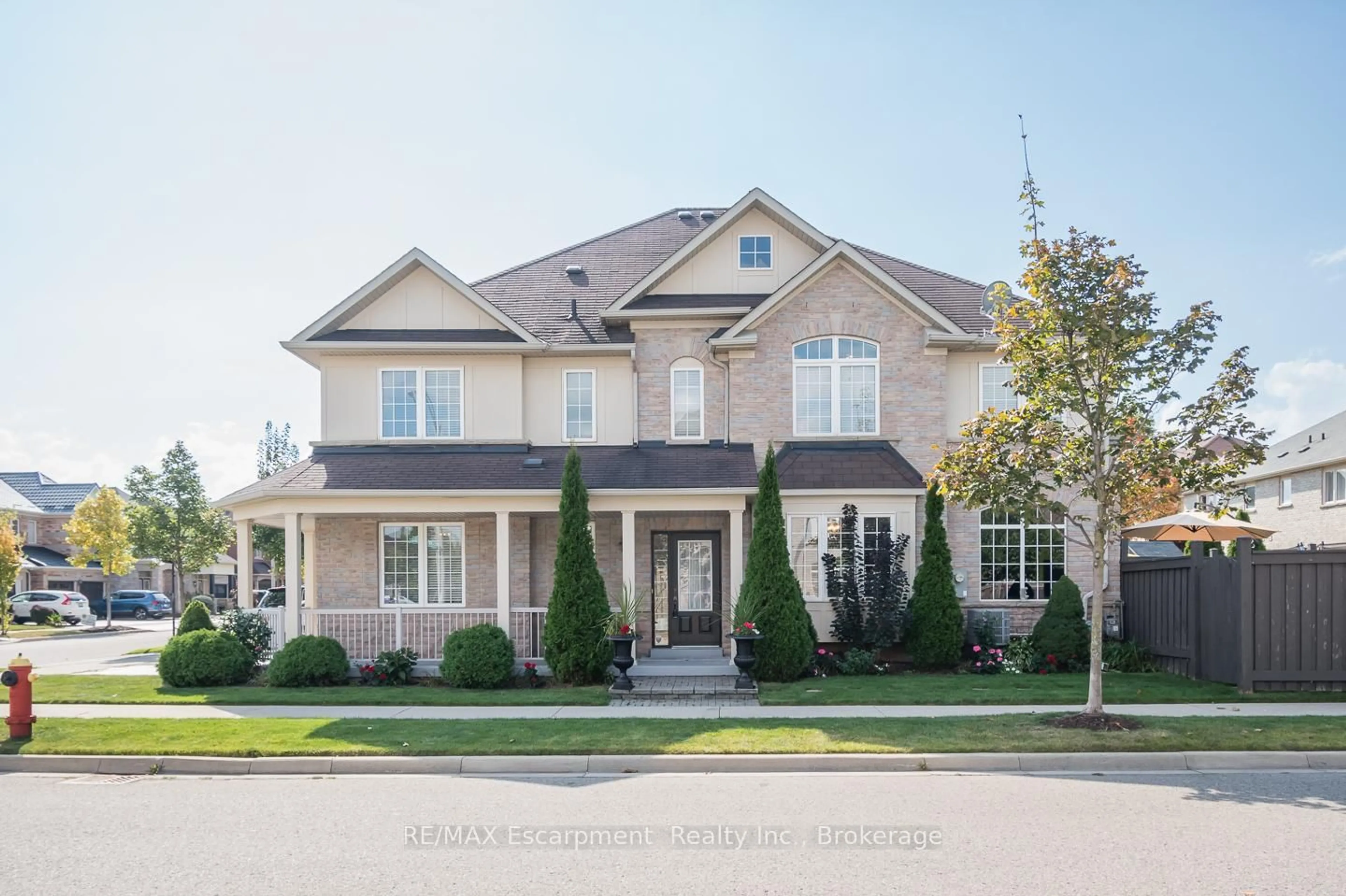 Home with brick exterior material, street for 4205 Cole Cres, Burlington Ontario L7M 0M6