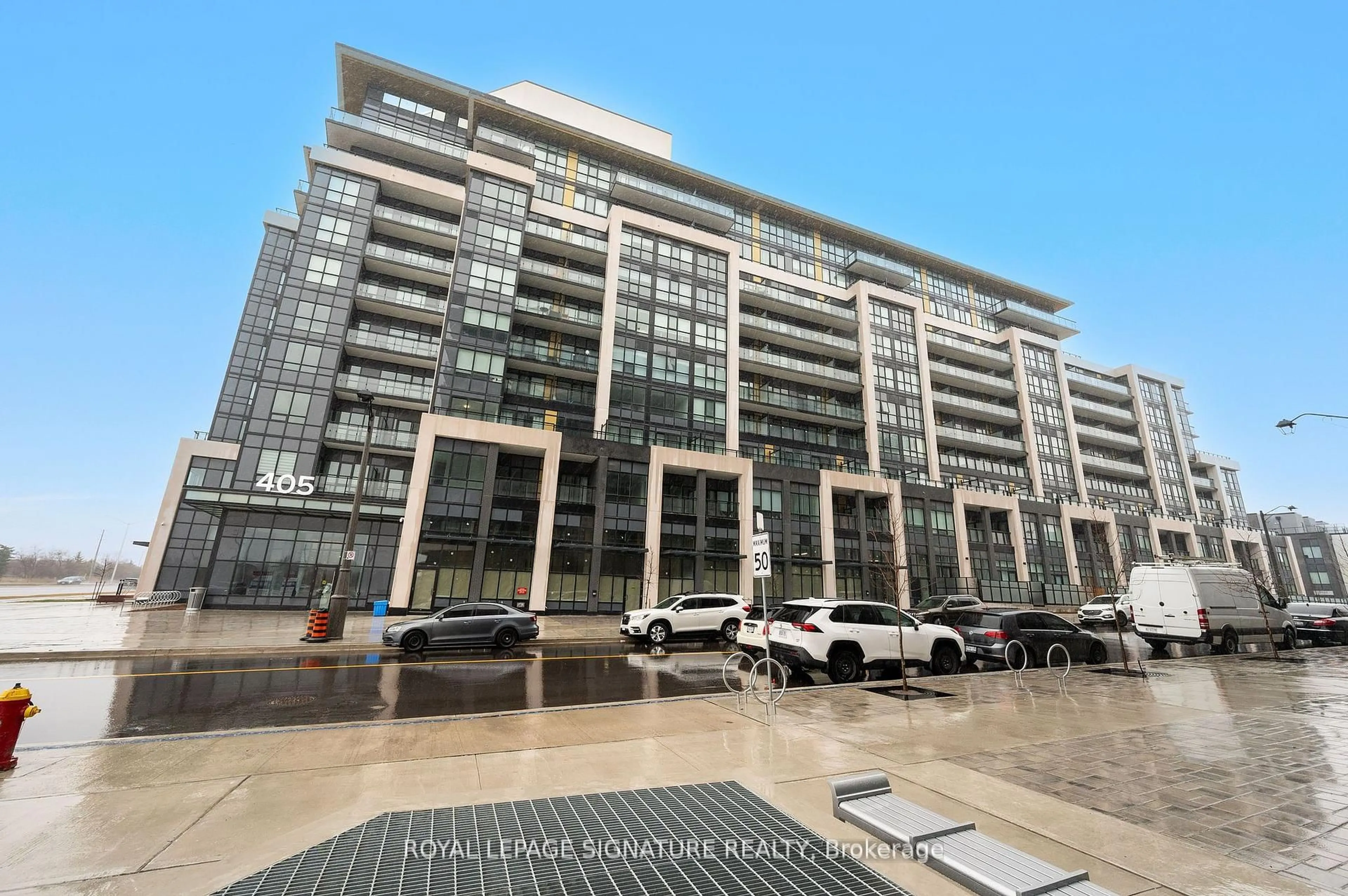 Indoor foyer for 405 Dundas St #239, Oakville Ontario L6M 5P9