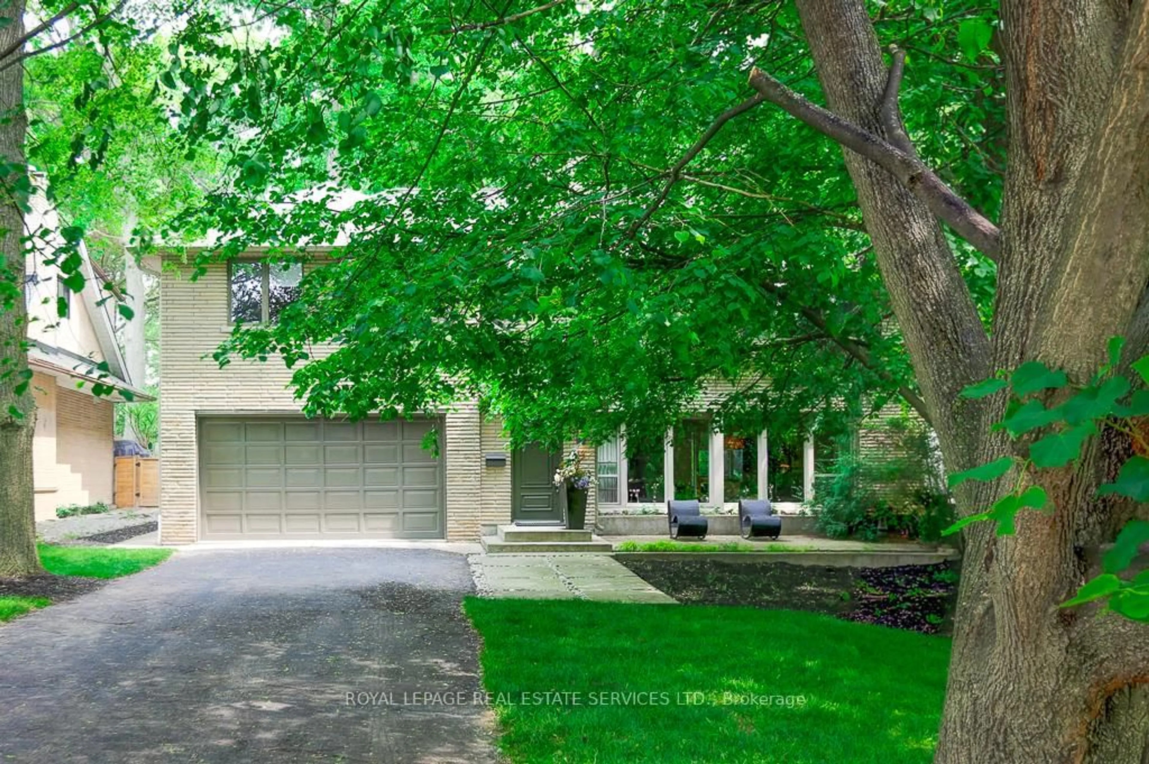 Unknown for 44 Anglesey Blvd, Toronto Ontario M9A 3B5