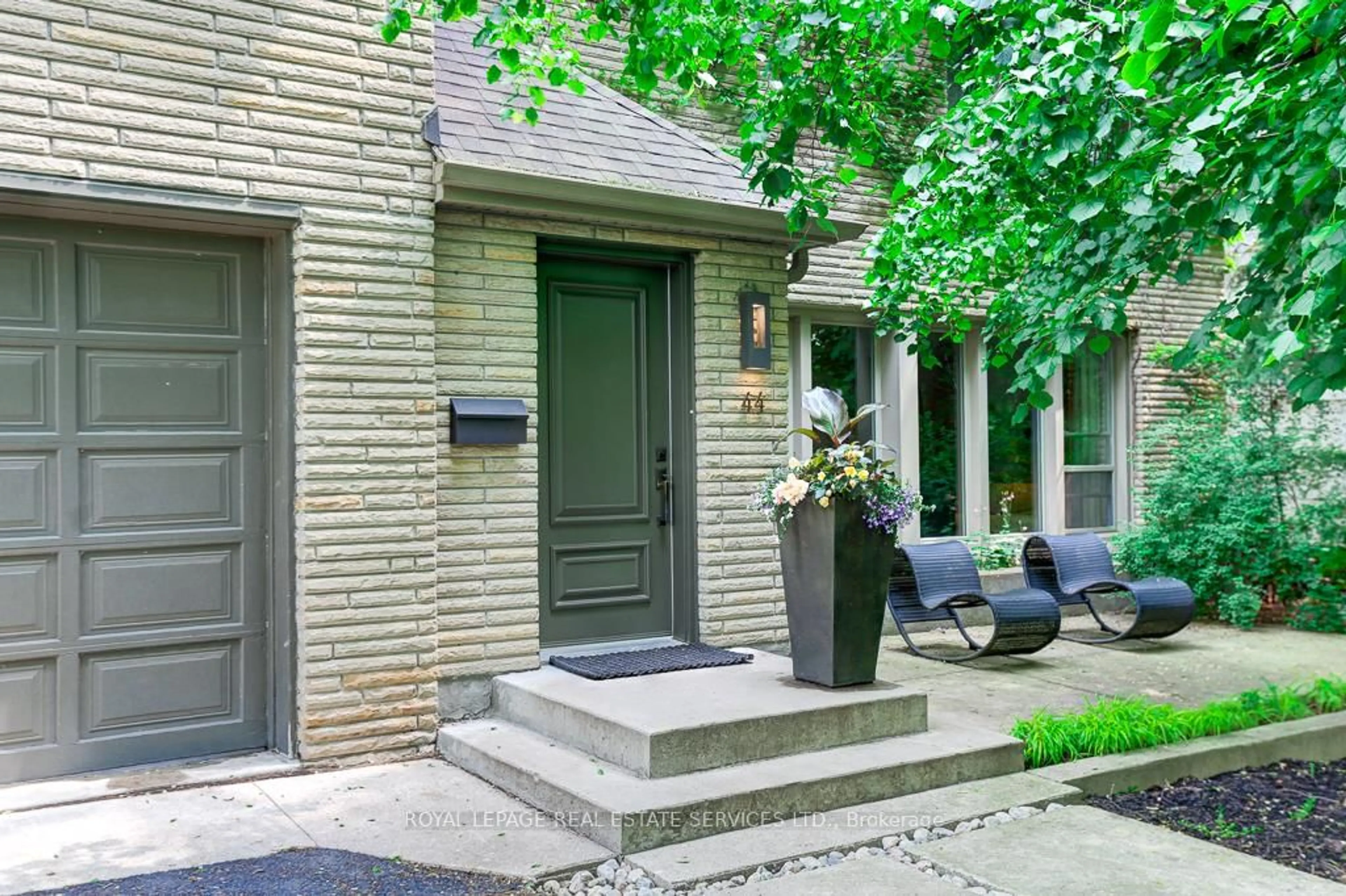 Unknown for 44 Anglesey Blvd, Toronto Ontario M9A 3B5