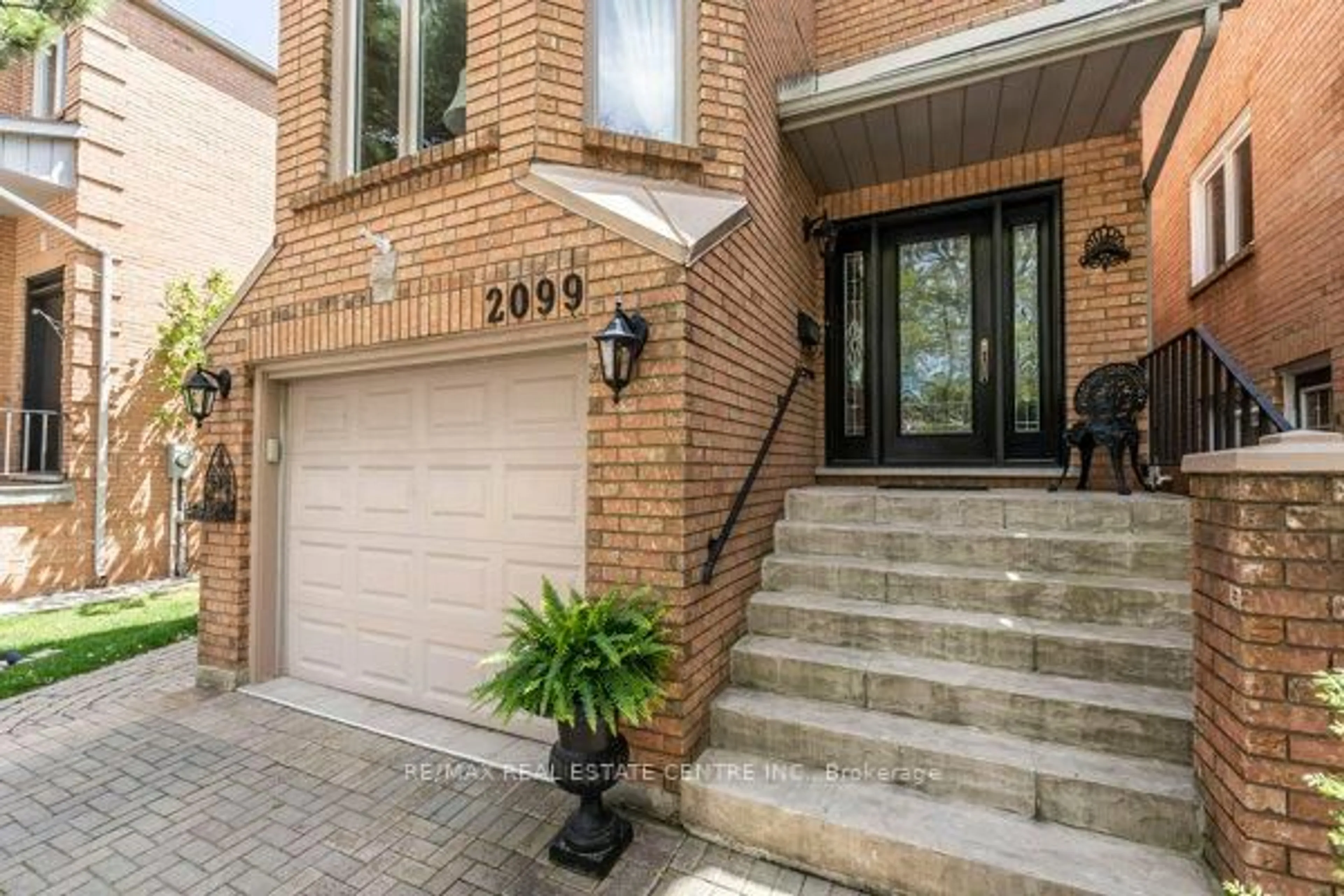 Home with brick exterior material, street for 2099 Blacksmith Lane, Oakville Ontario L6M 3A3