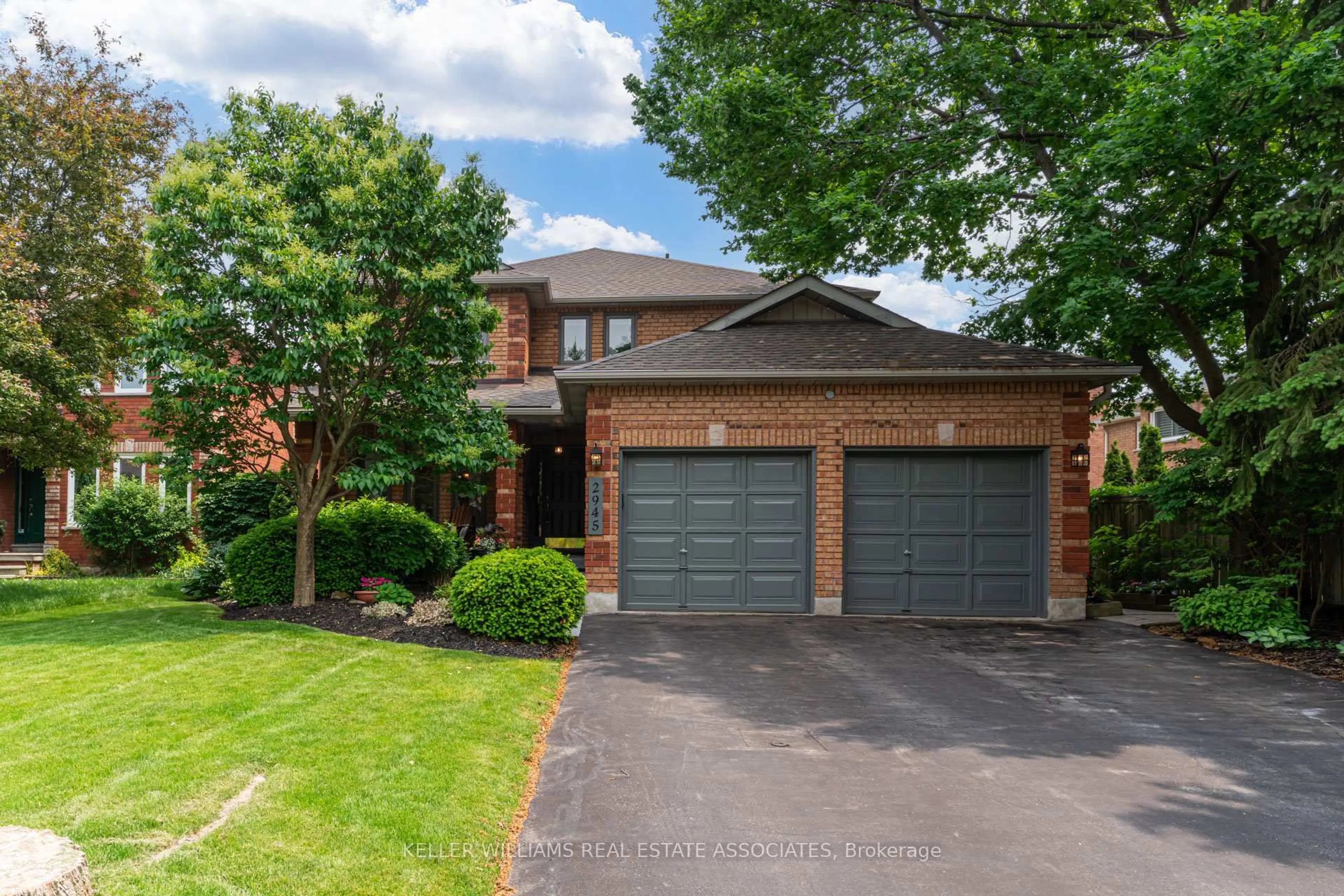 Home with brick exterior material, street for 2945 Pettigrew Cres, Mississauga Ontario L5L 4X1
