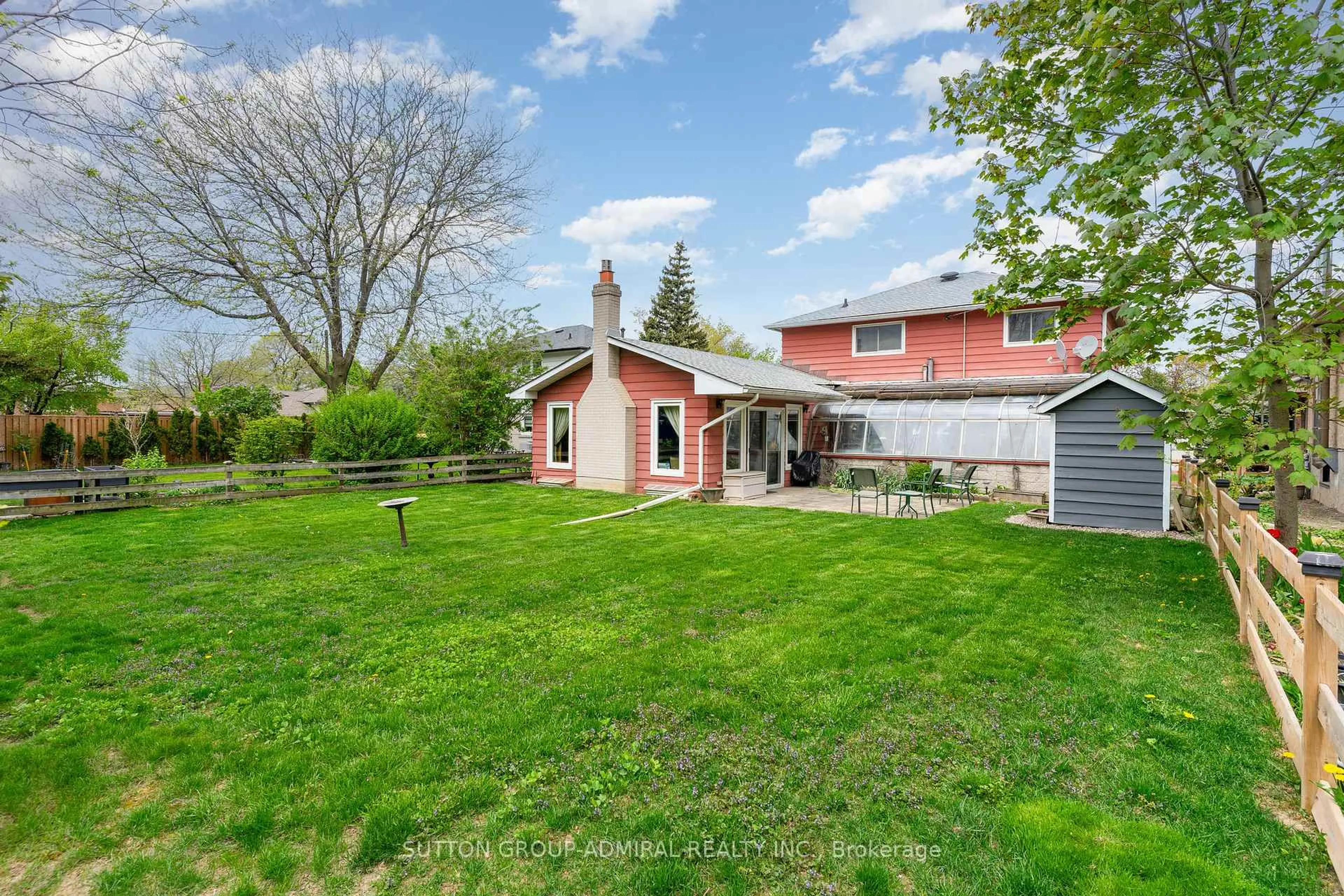 A pic from outside/outdoor area/front of a property/back of a property/a pic from drone, unknown for 43 Vanderbrent Cres, Toronto Ontario M9R 3W9