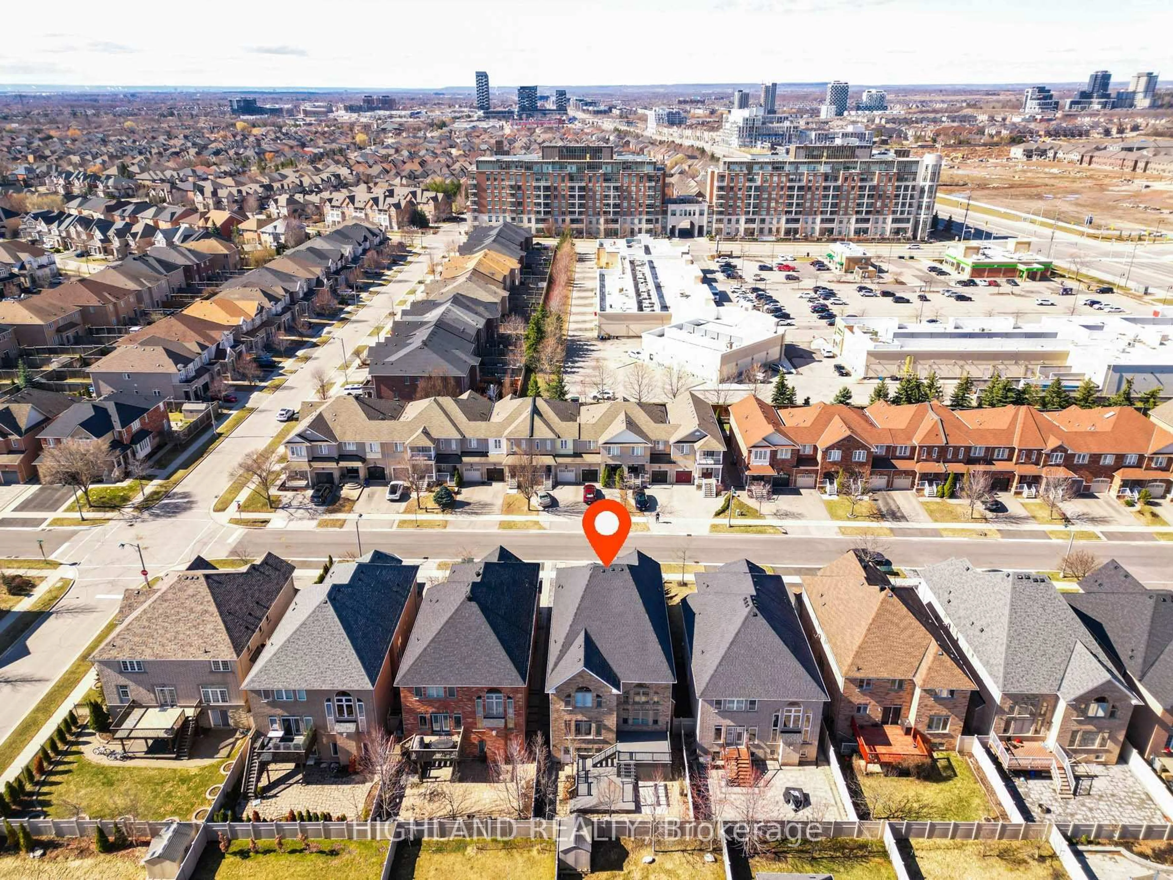 A pic from outside/outdoor area/front of a property/back of a property/a pic from drone, street for 1342 Kestell Blvd, Oakville Ontario L6H 0C8