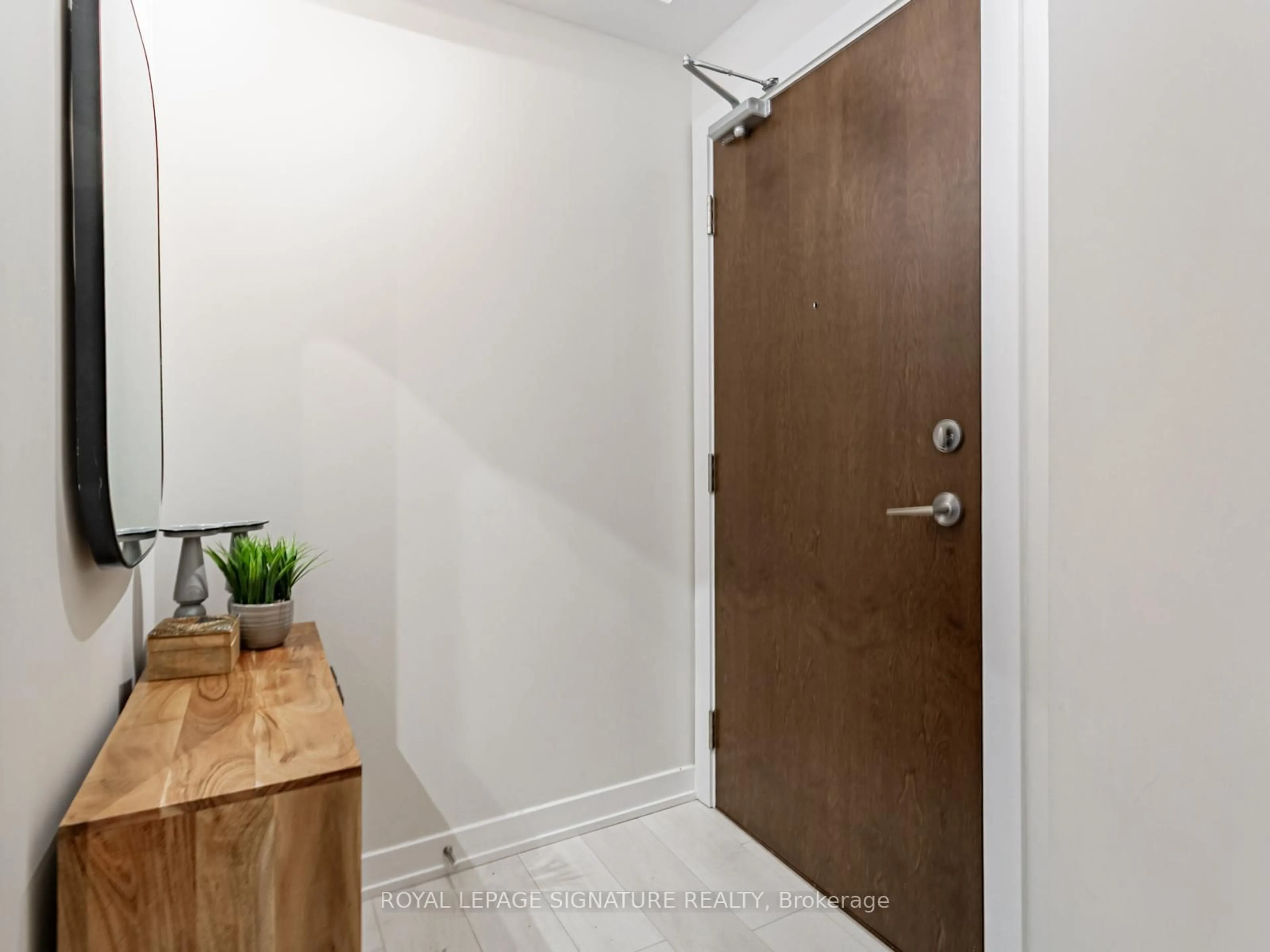 Indoor entryway for 2220 Lakeshore Blvd #1802, Toronto Ontario M8V 0C1