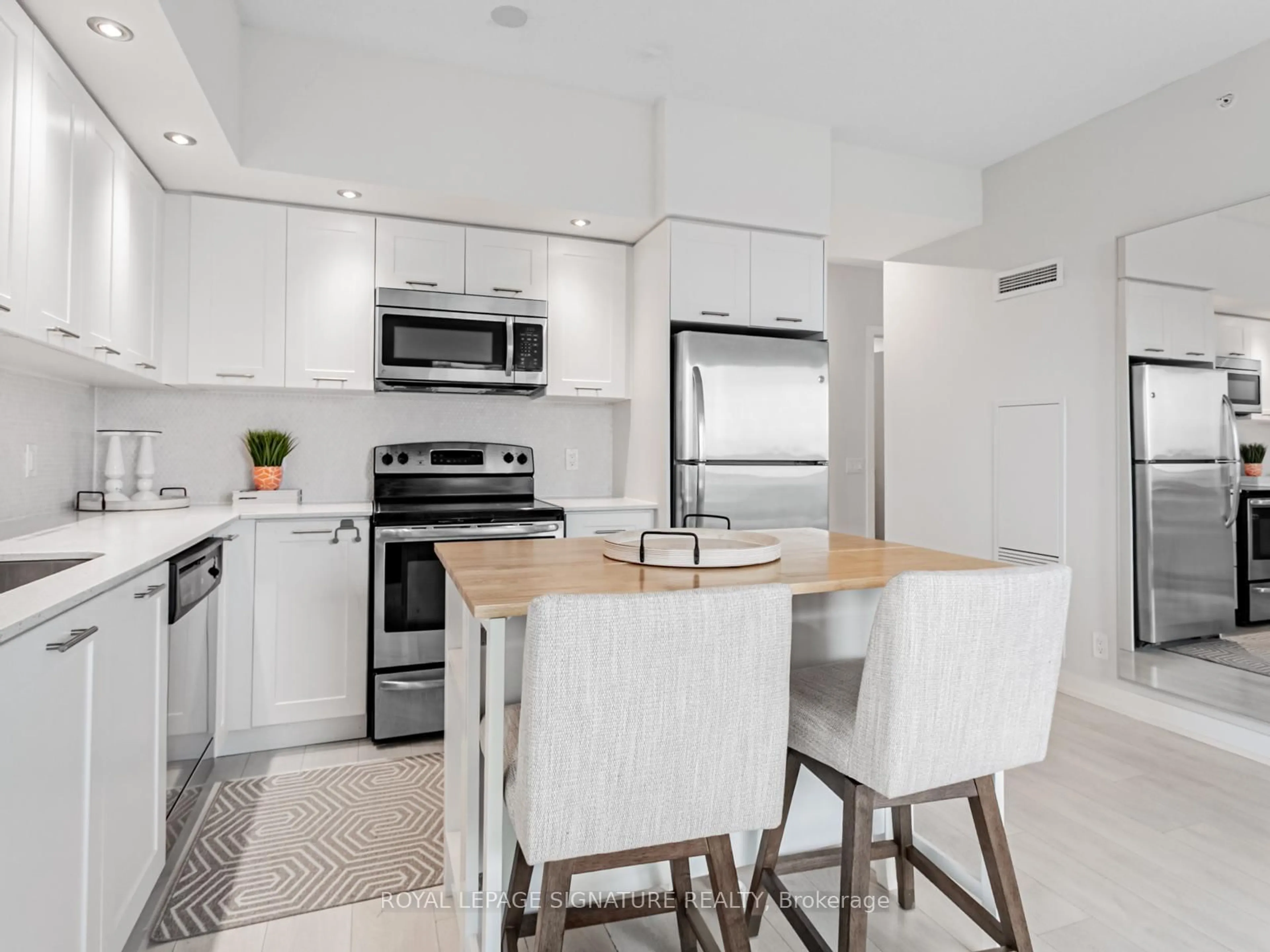 Open concept kitchen, unknown for 2220 Lakeshore Blvd #1802, Toronto Ontario M8V 0C1