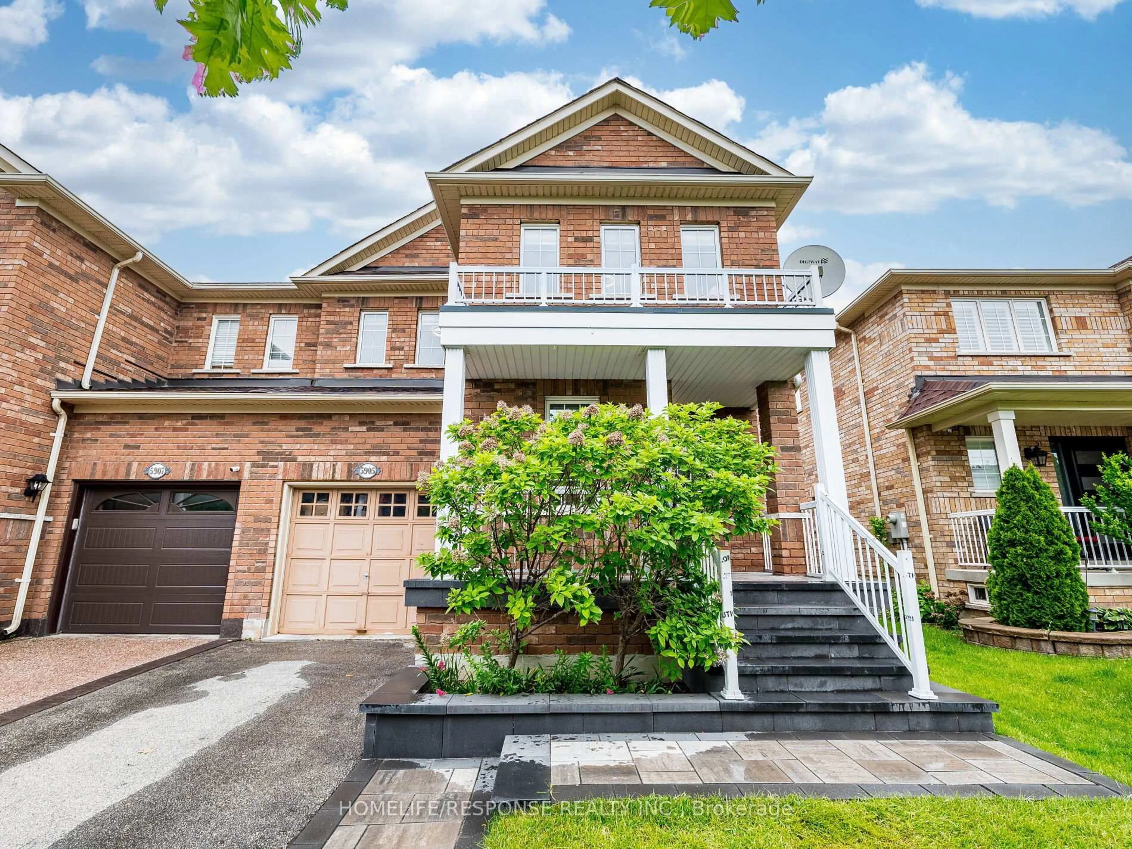 Home with brick exterior material, street for 5905 MANZANILLO Cres, Mississauga Ontario L5M 6X6