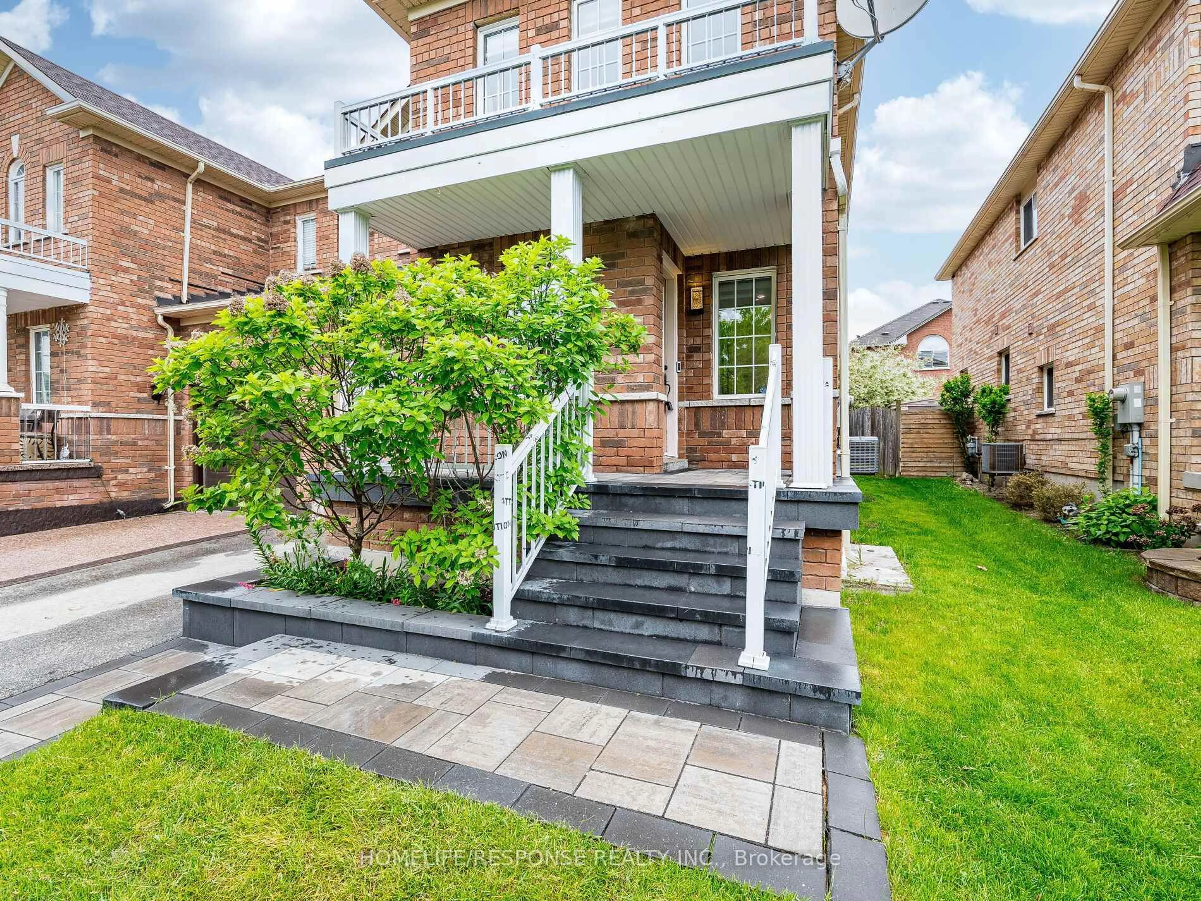 Home with brick exterior material, street for 5905 MANZANILLO Cres, Mississauga Ontario L5M 6X6