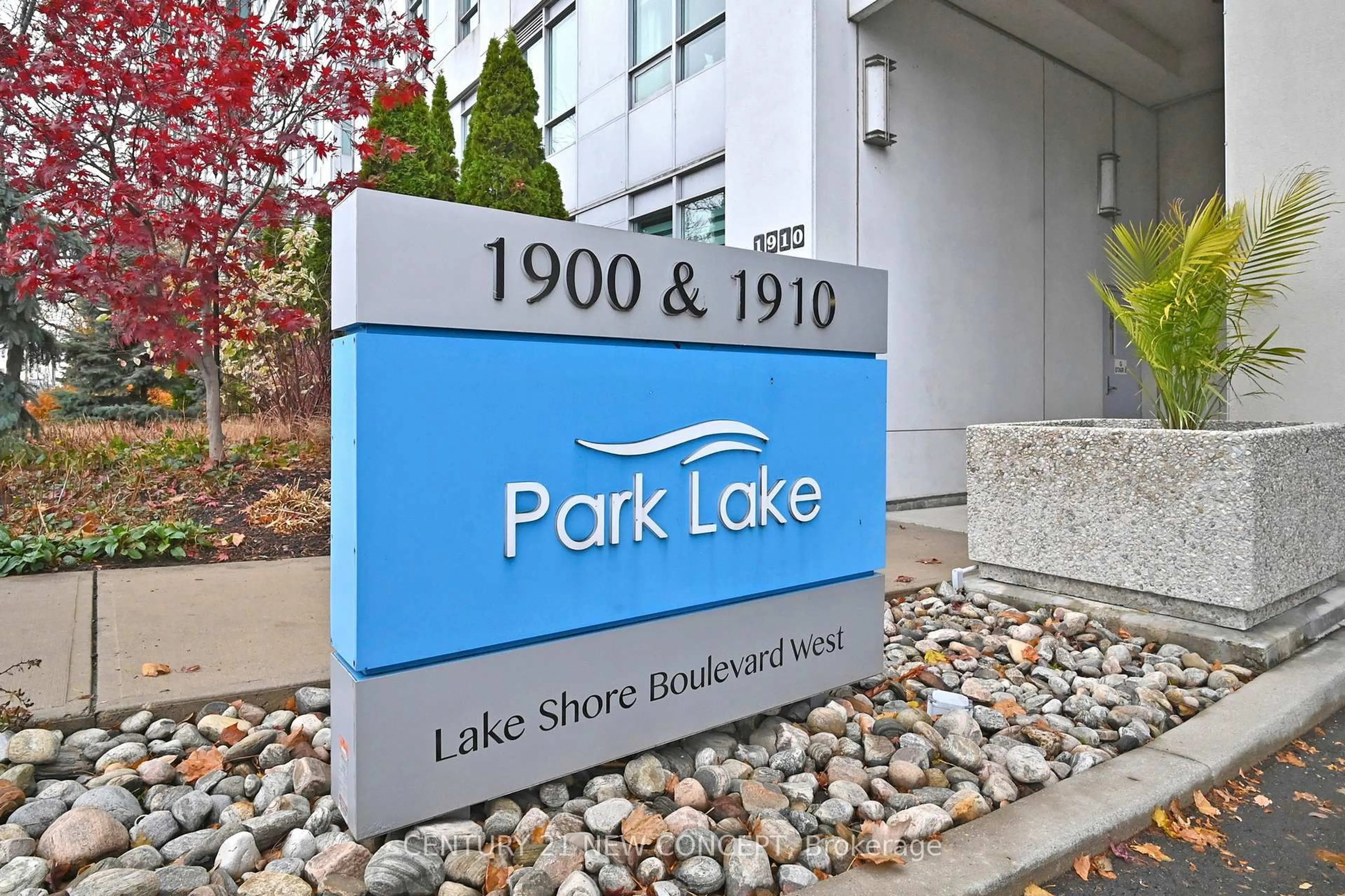 Unknown for 1900 Lake Shore Blvd #704, Toronto Ontario M6S 1A4