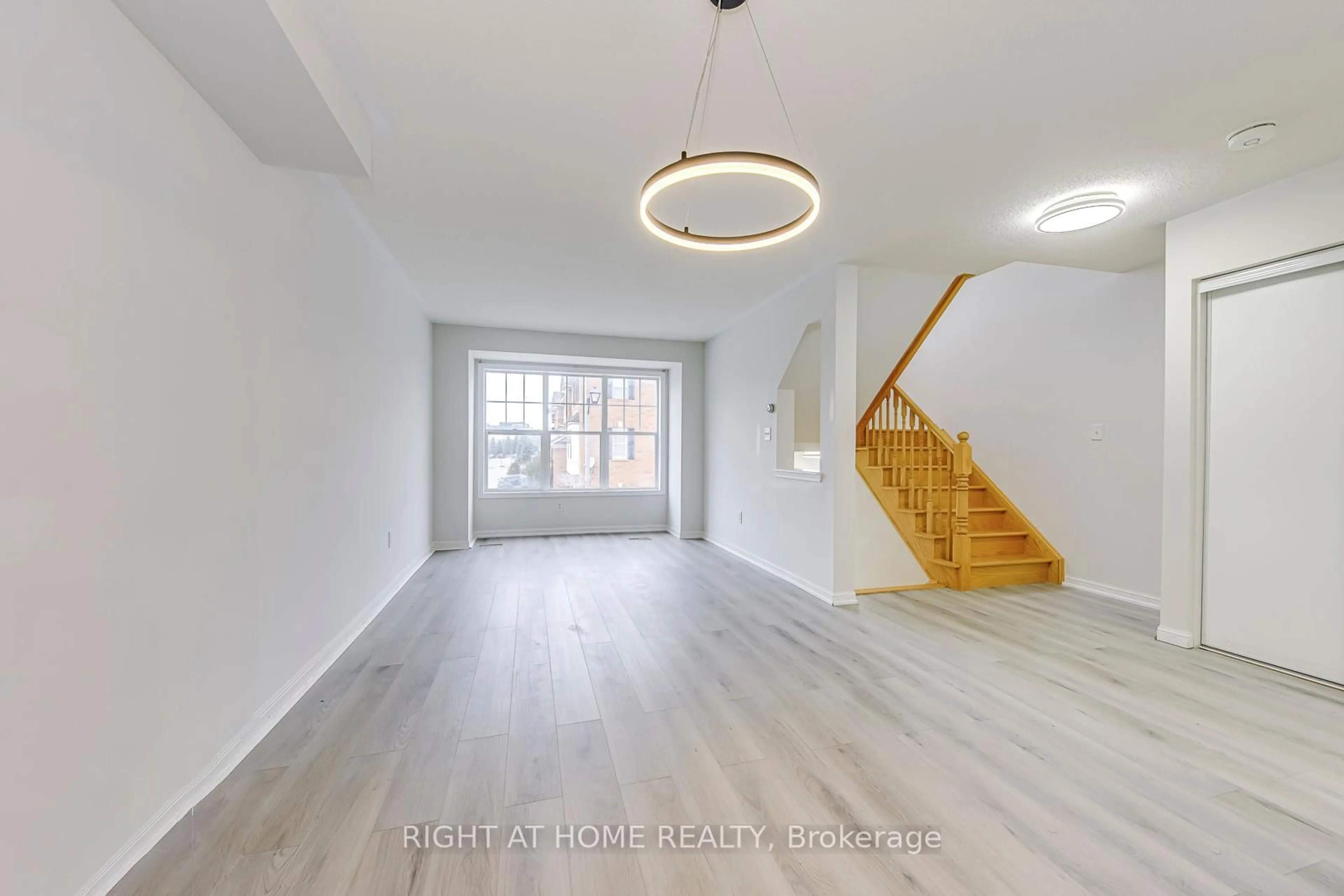 Unknown for 2872 Garnethill Way, Oakville Ontario L6M 5E8