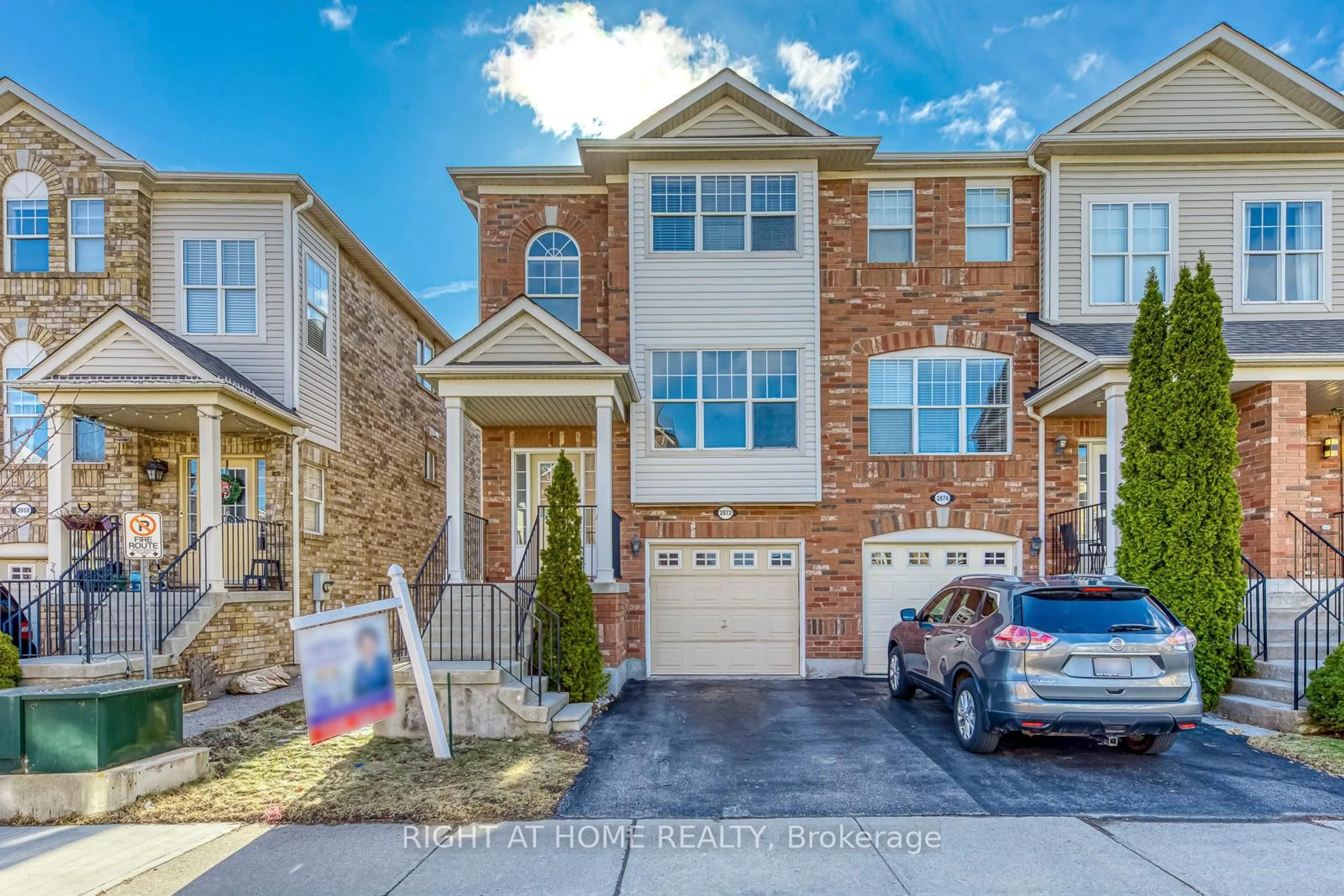 Home with brick exterior material, street for 2872 Garnethill Way, Oakville Ontario L6M 5E8