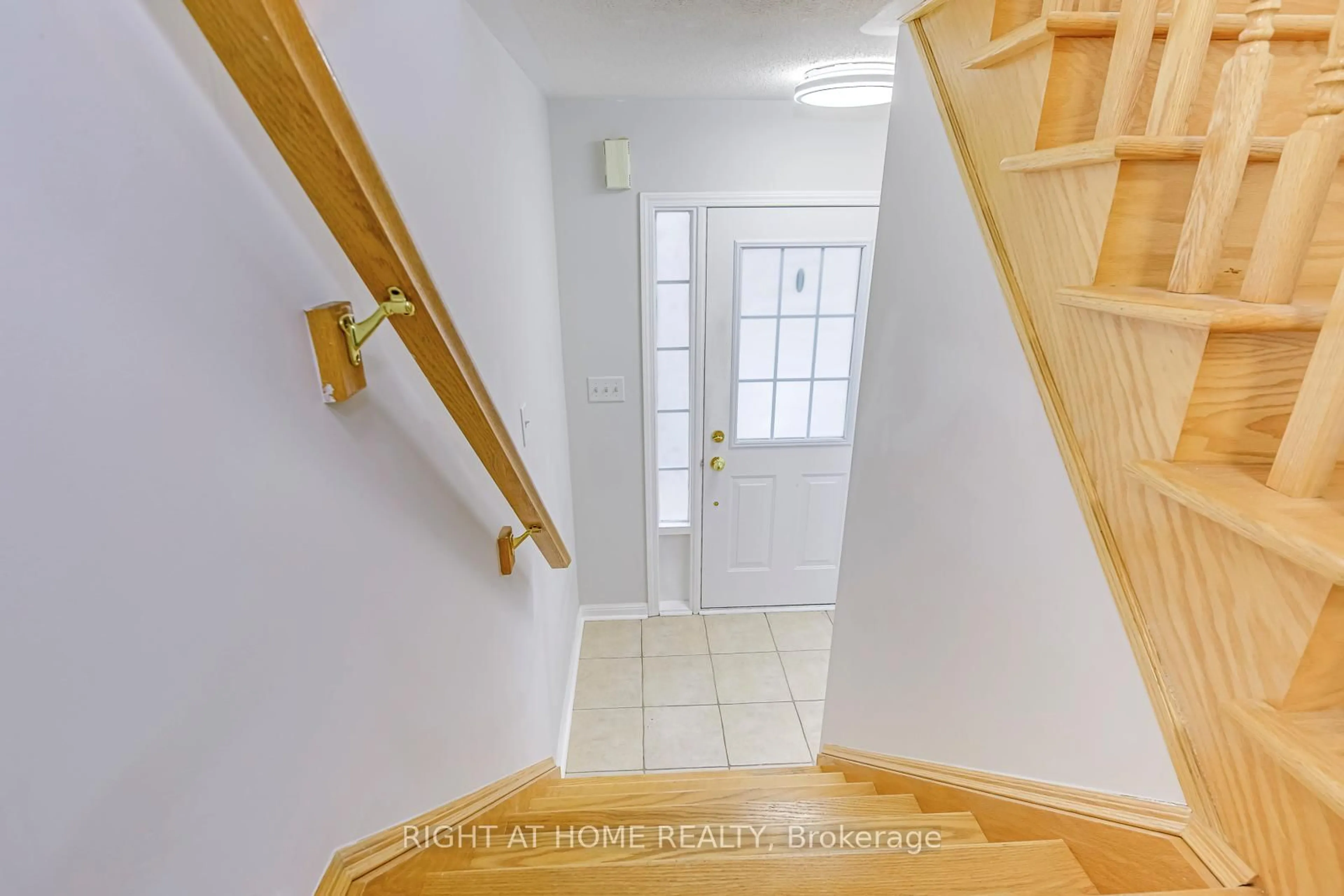 Unknown for 2872 Garnethill Way, Oakville Ontario L6M 5E8