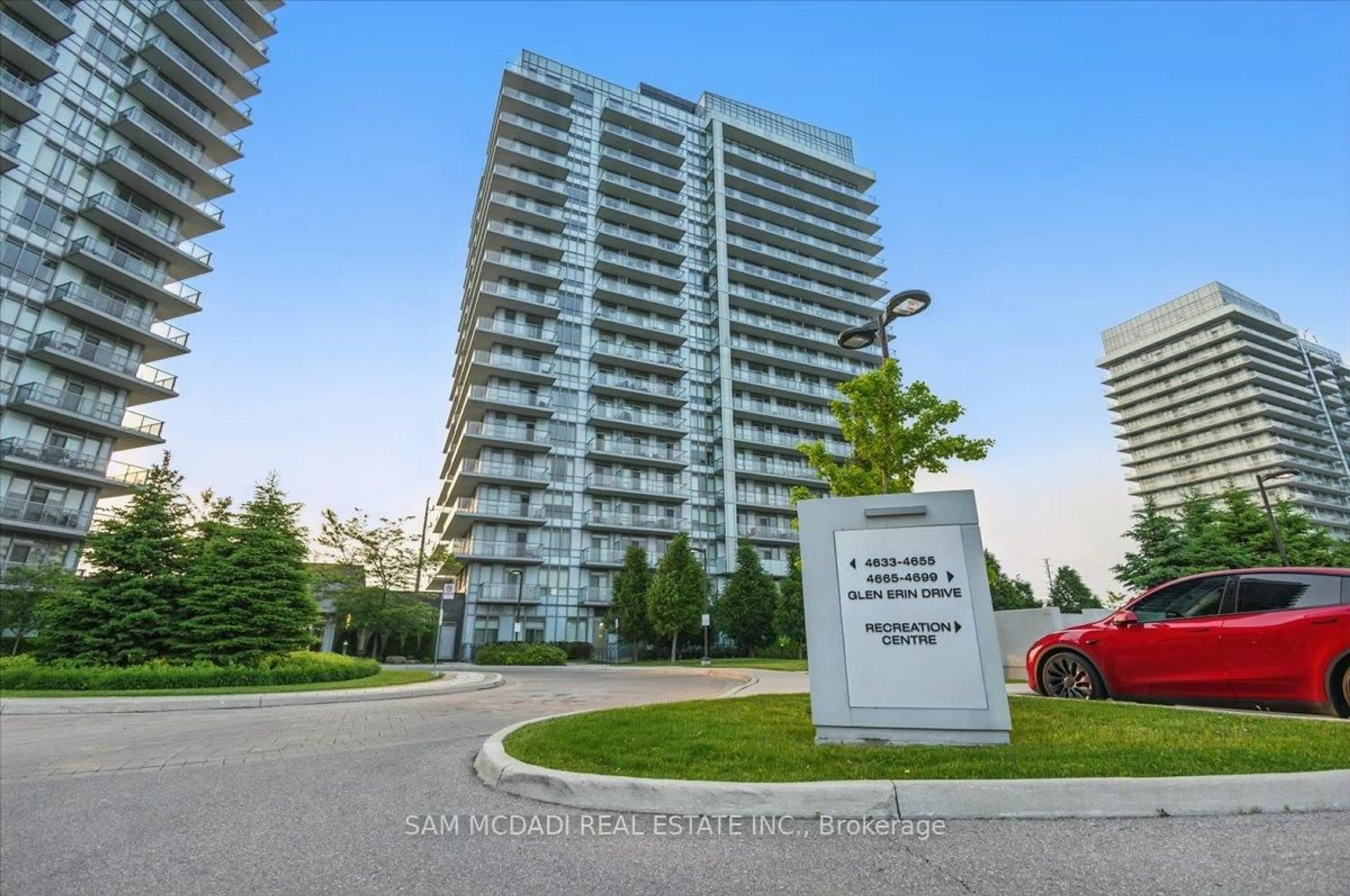 Indoor foyer for 4655 Glen Erin Dr #PH3, Mississauga Ontario L5M 0Z1