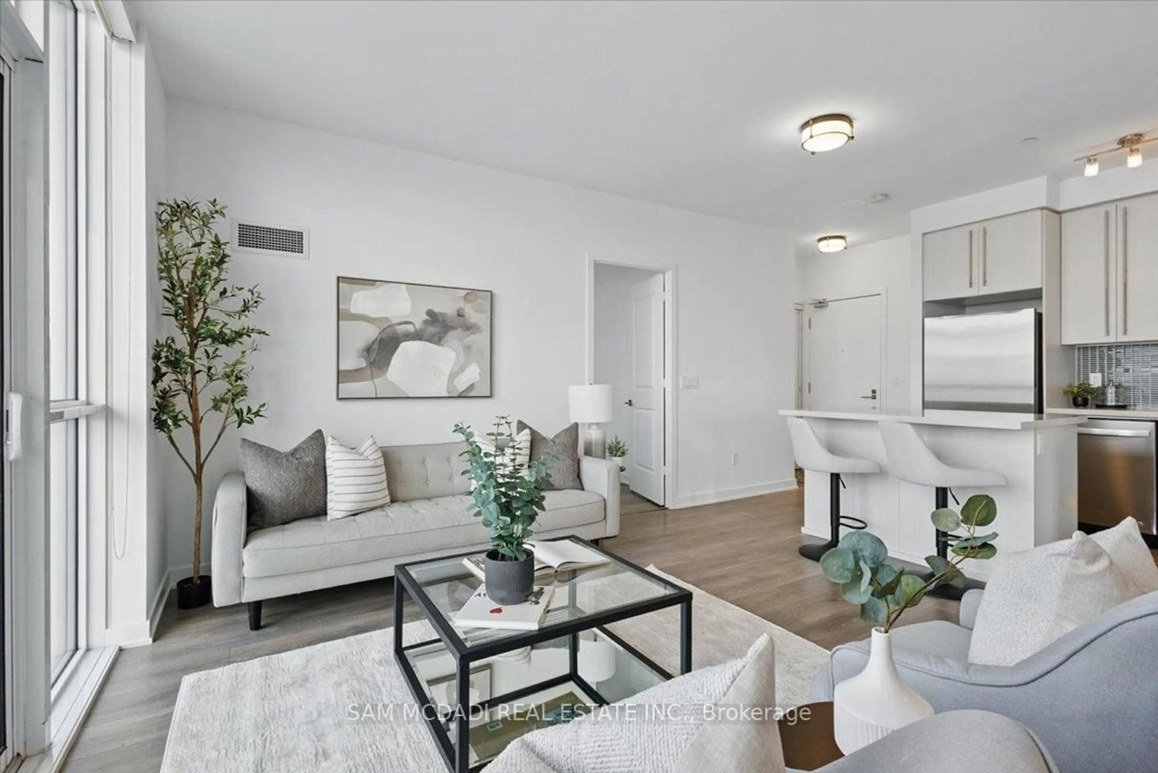 Living room with furniture, unknown for 4655 Glen Erin Dr #PH3, Mississauga Ontario L5M 0Z1