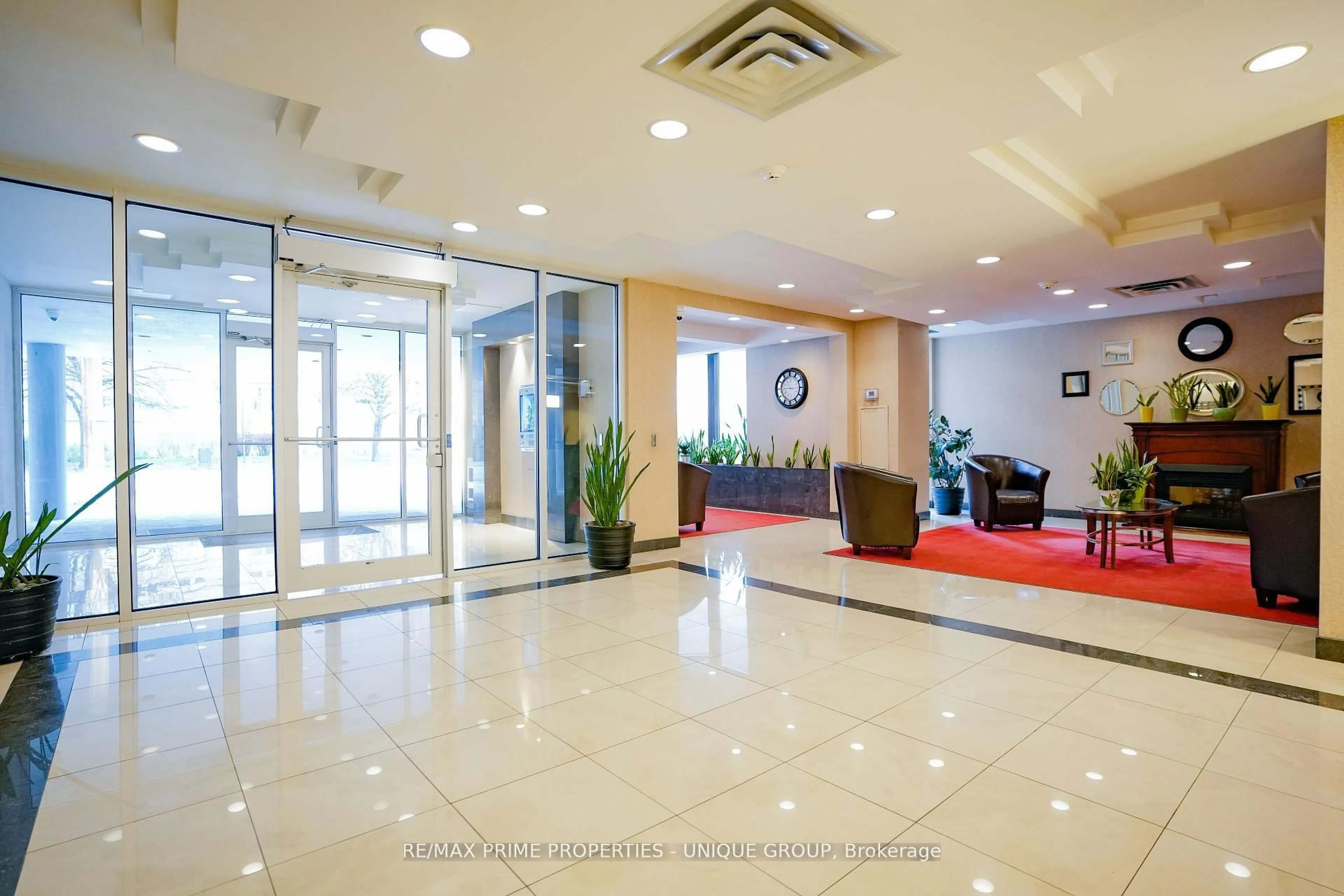 Lobby for 300 Webb Dr #706, Mississauga Ontario L5B 3W3