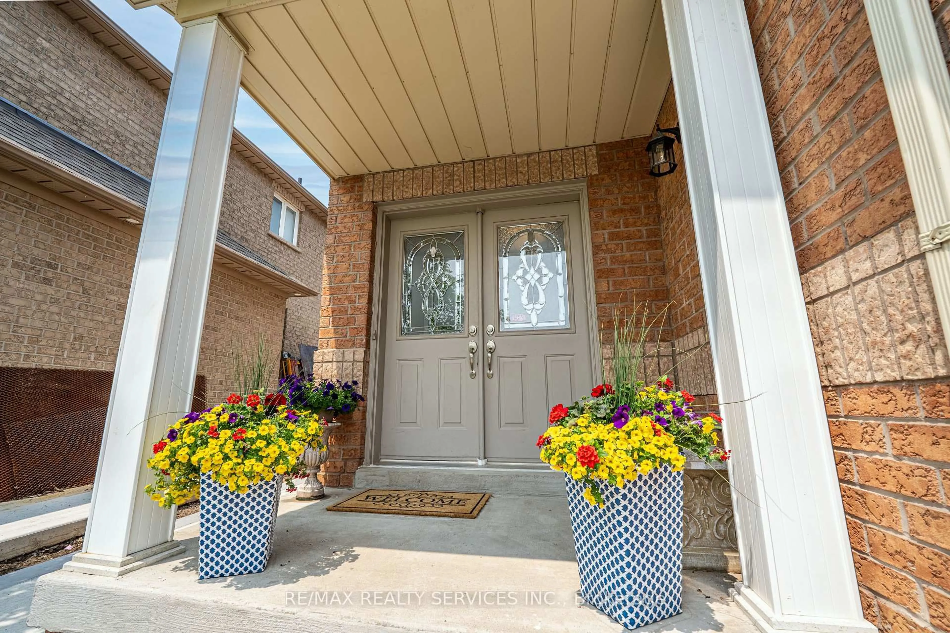 Indoor entryway for 3469 Southwick St, Mississauga Ontario L5M 7L4