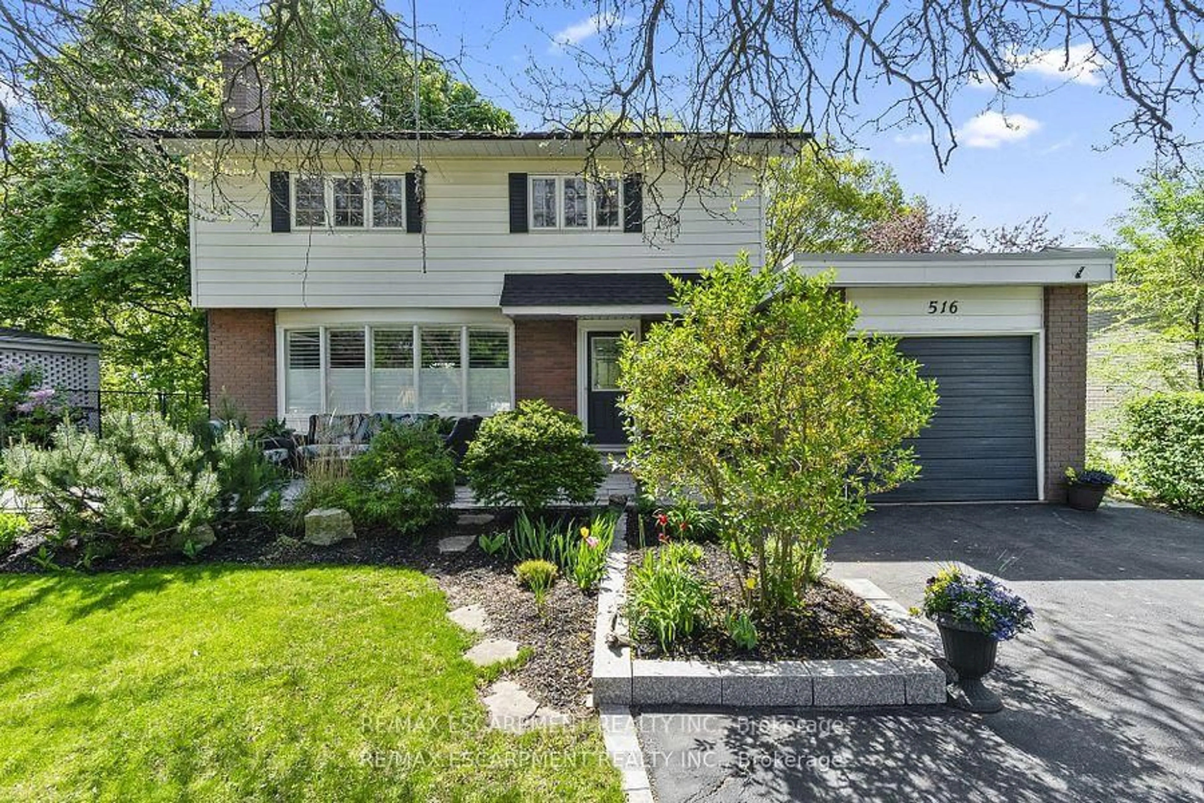 Unknown for 516 Falgarwood Dr, Oakville Ontario L6H 1N3