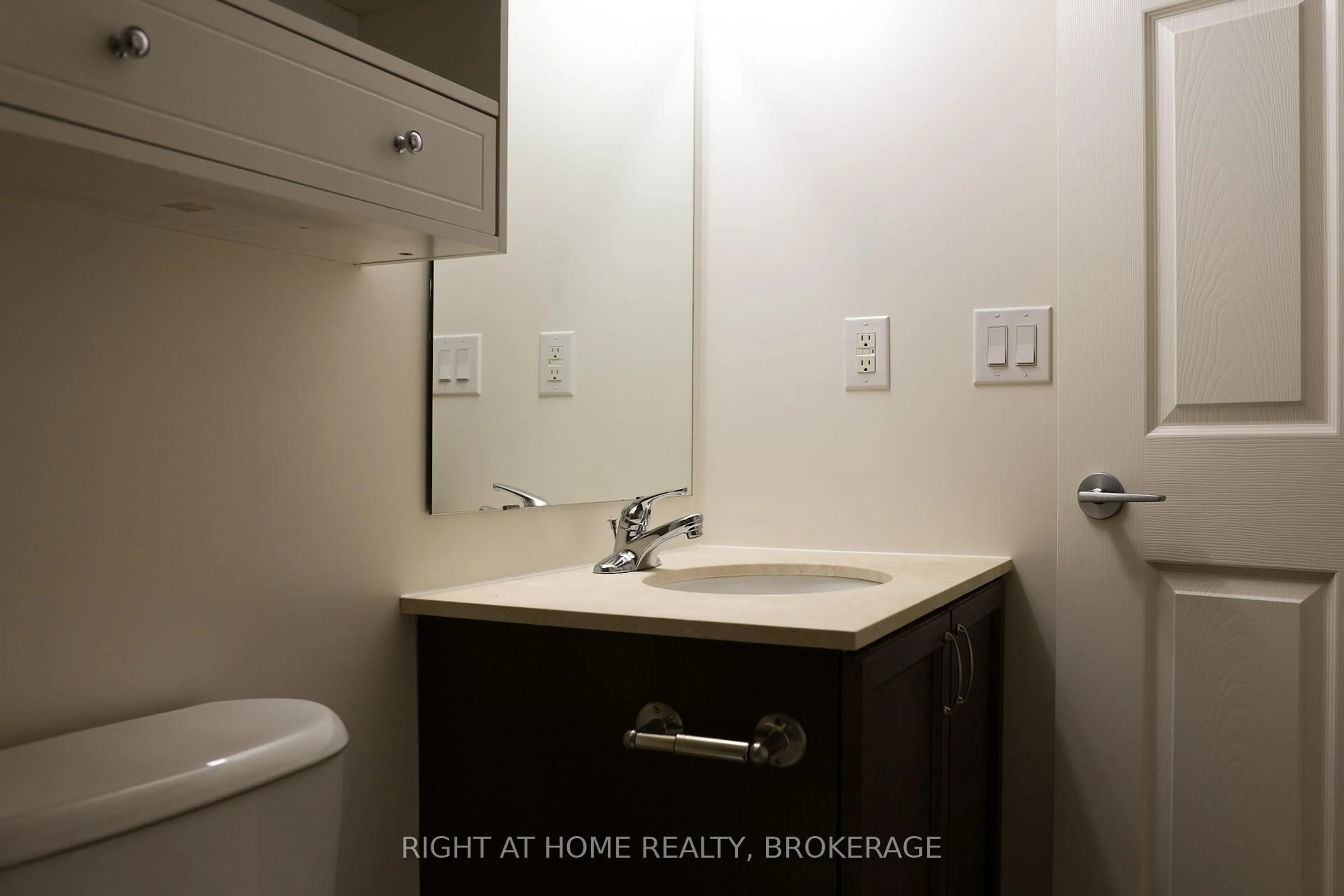 Standard bathroom, unknown for 2391 Central Park Dr #809, Oakville Ontario L6H 0E3