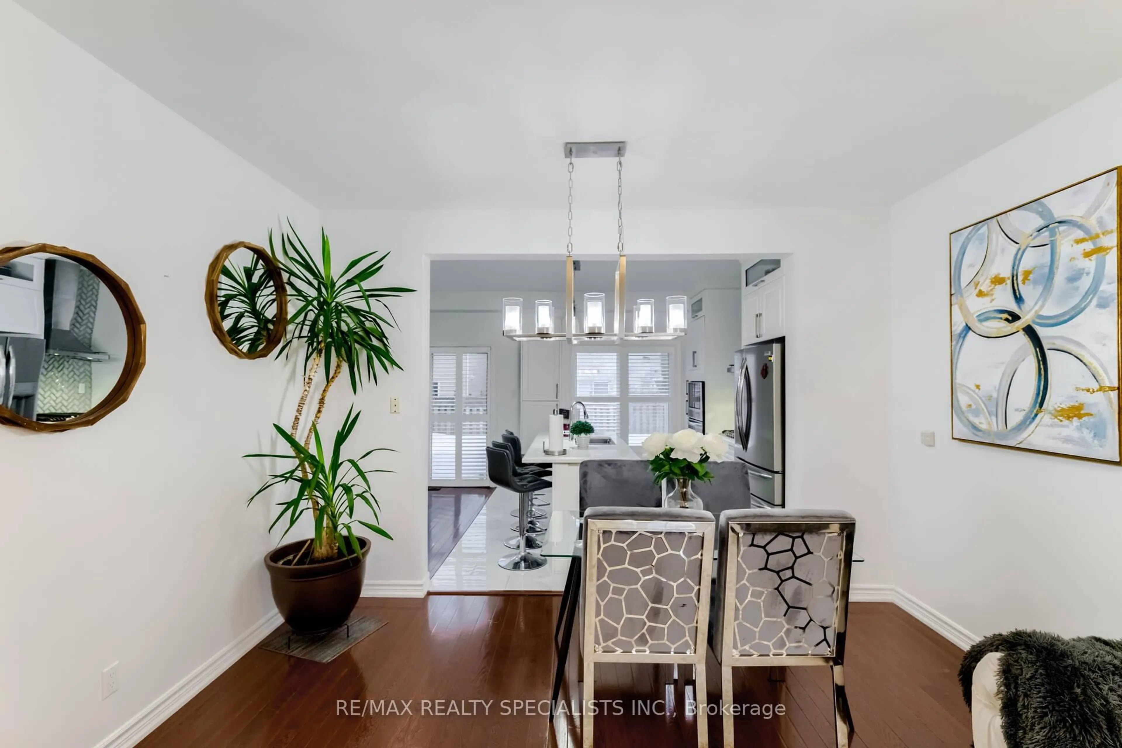 Dining room, unknown for 24 Arthurs Cres, Brampton Ontario L6Y 4Y2