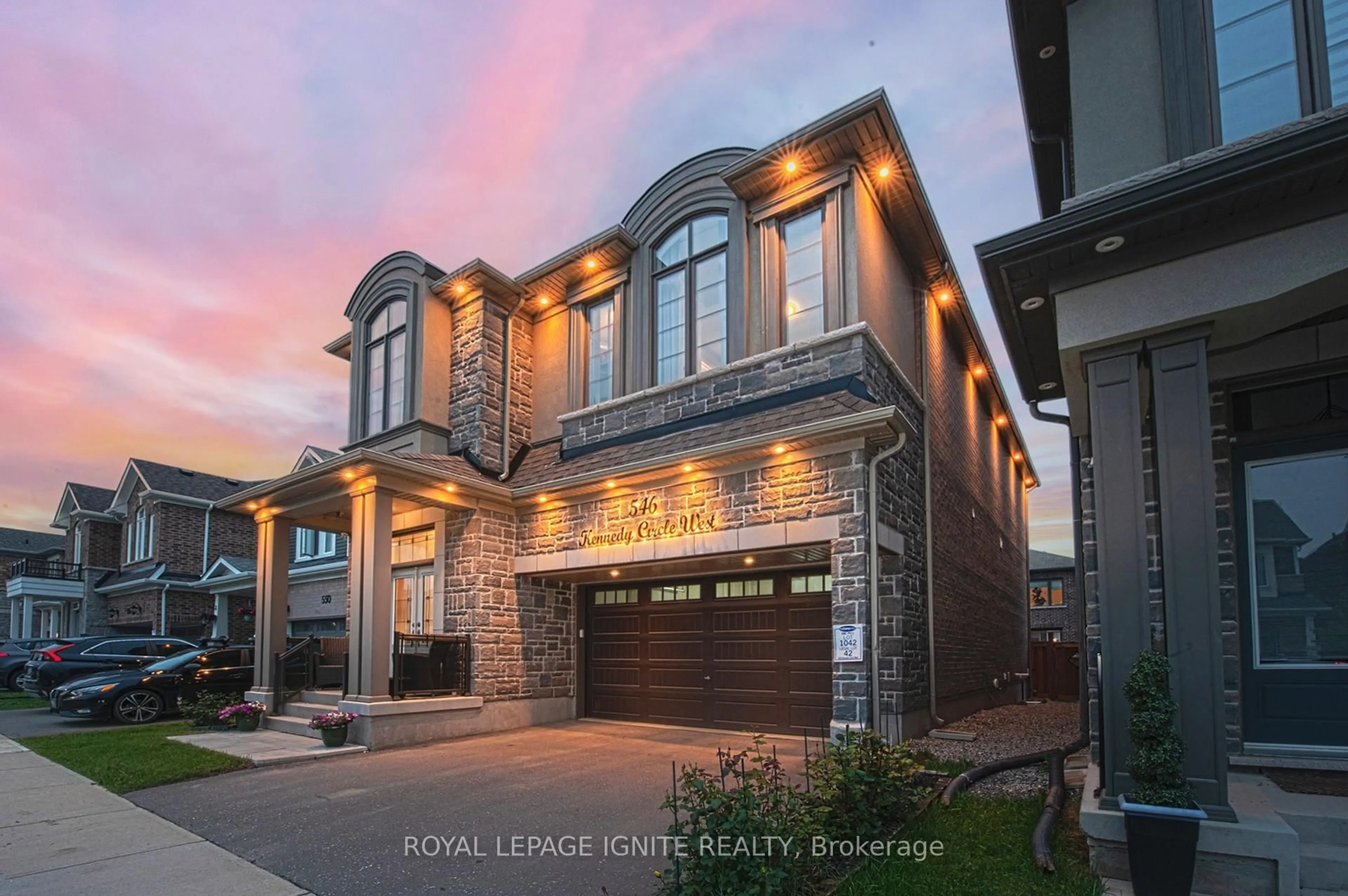 Home with brick exterior material, street for 546 Kennedy Circ, Milton Ontario L9T 7E7