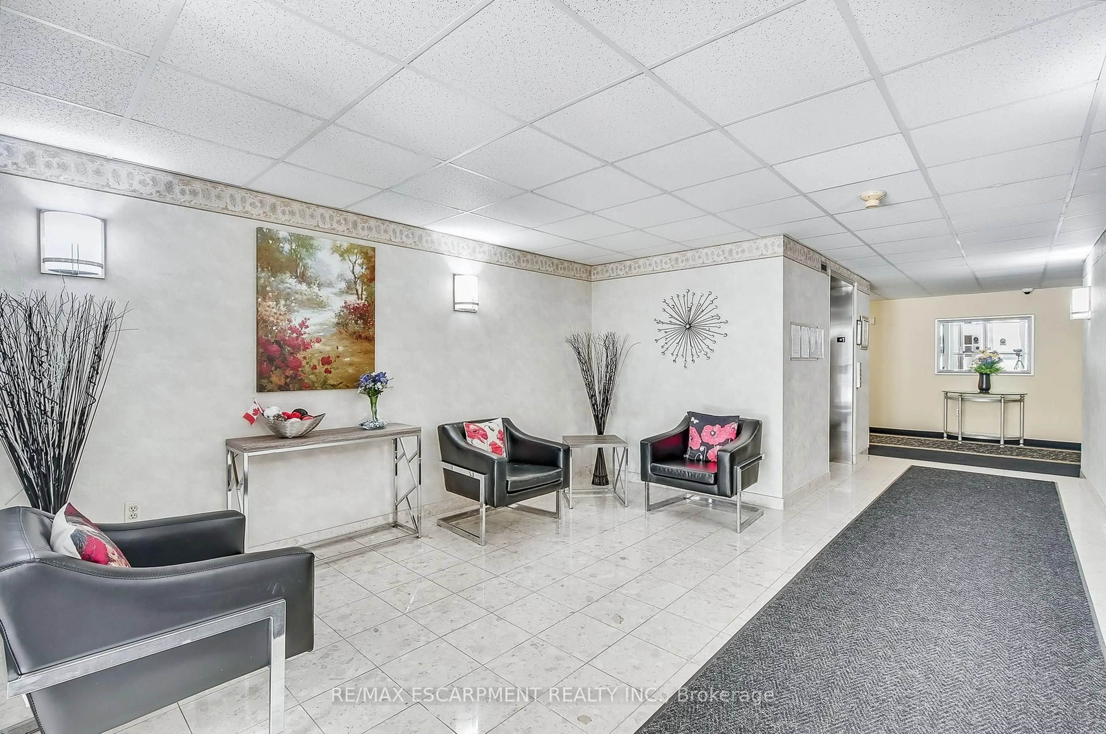 Lobby for 216 Plains Rd #A405, Burlington Ontario L7T 2C3