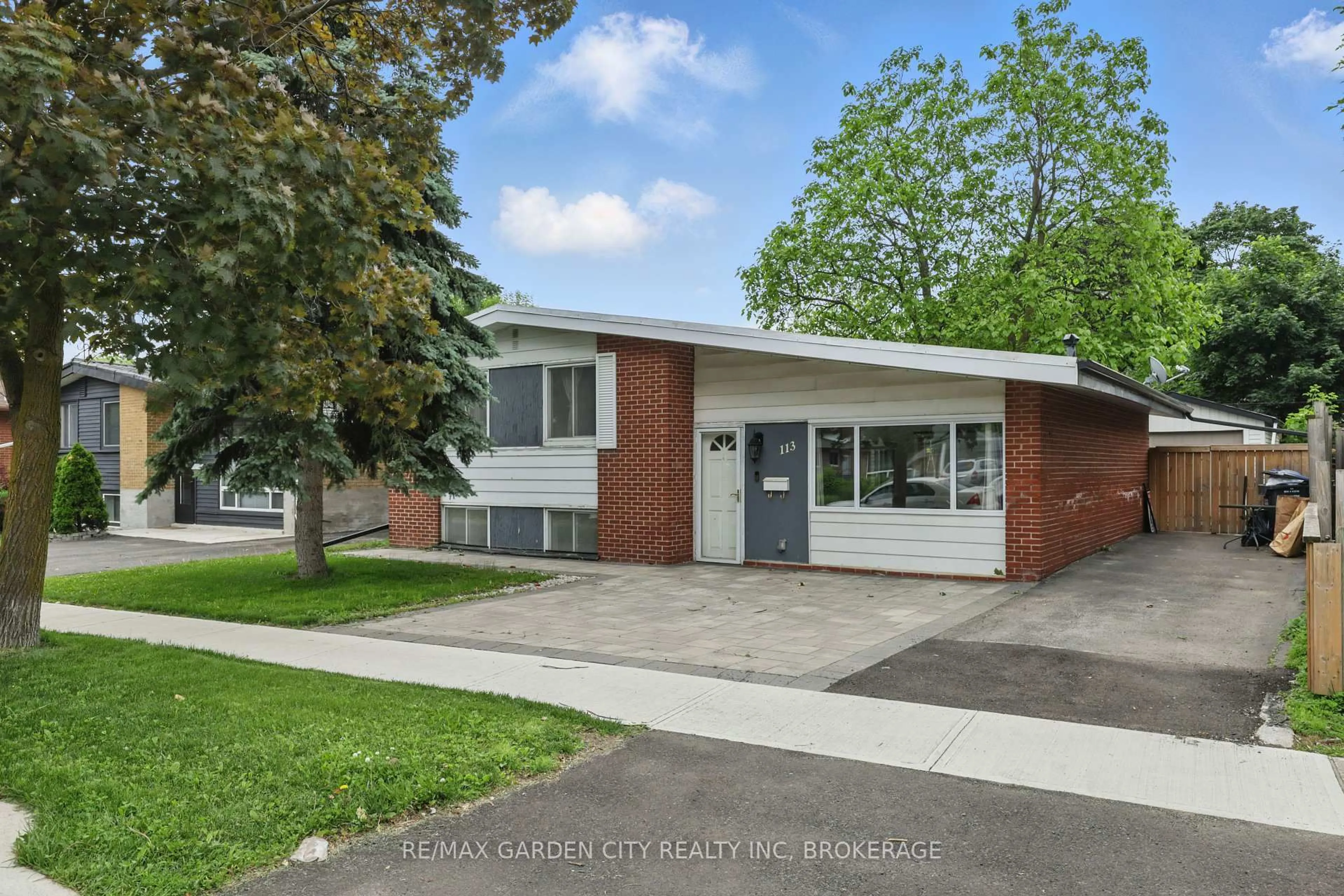 Home with brick exterior material, street for 113 Clarence St, Brampton Ontario L6W 1T1