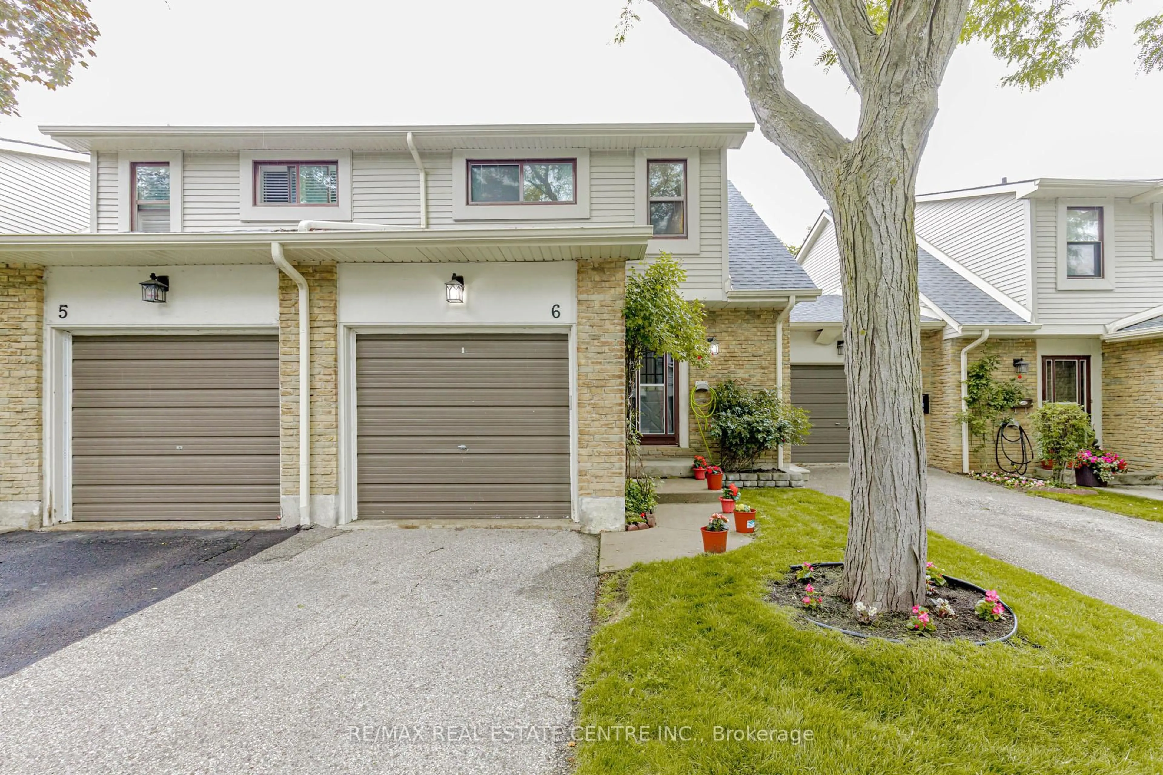 Unknown for 2701 Aquitaine Ave #6, Mississauga Ontario L5N 2H7