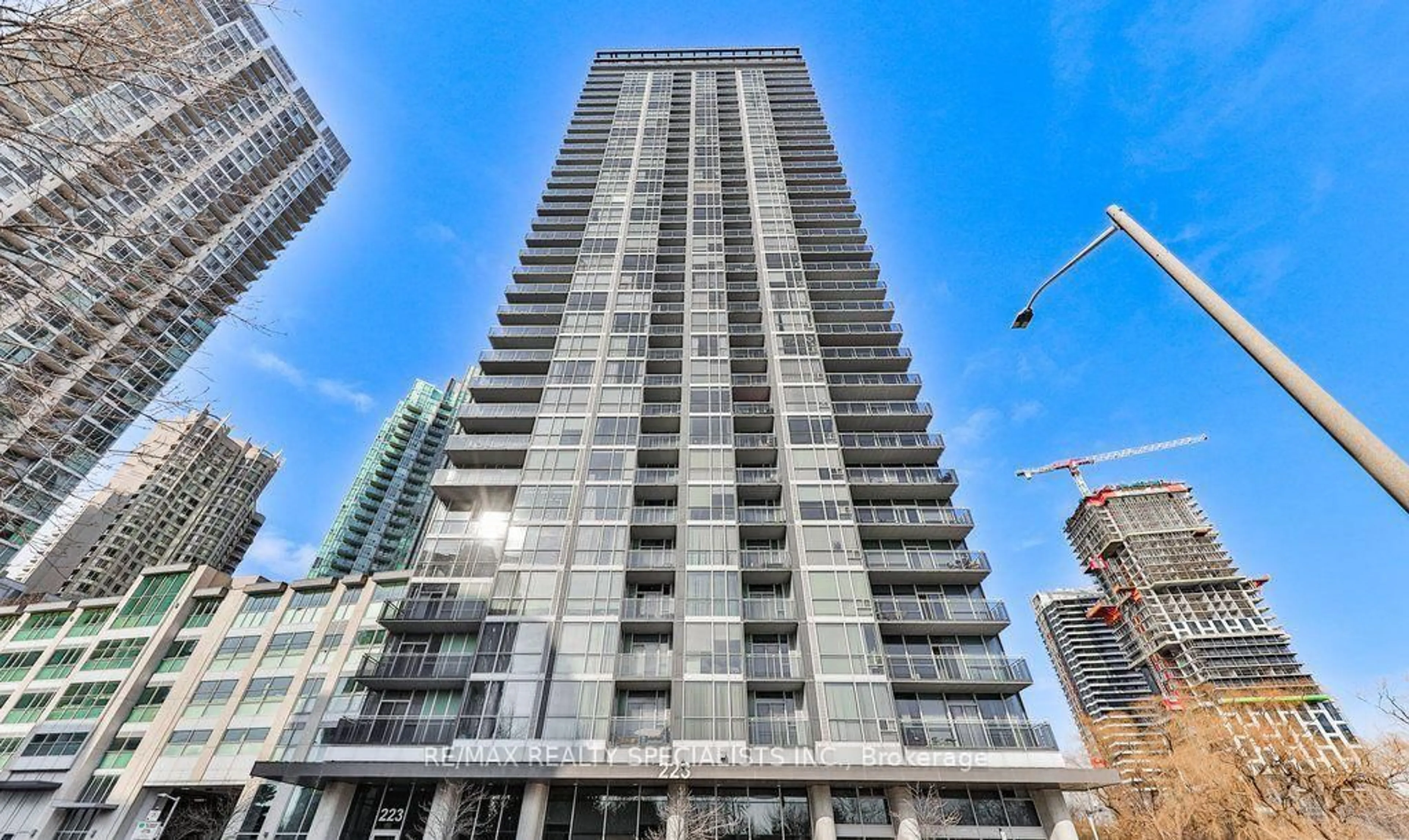 Unknown for 223 Webb Dr #2102, Mississauga Ontario L5B 0E8