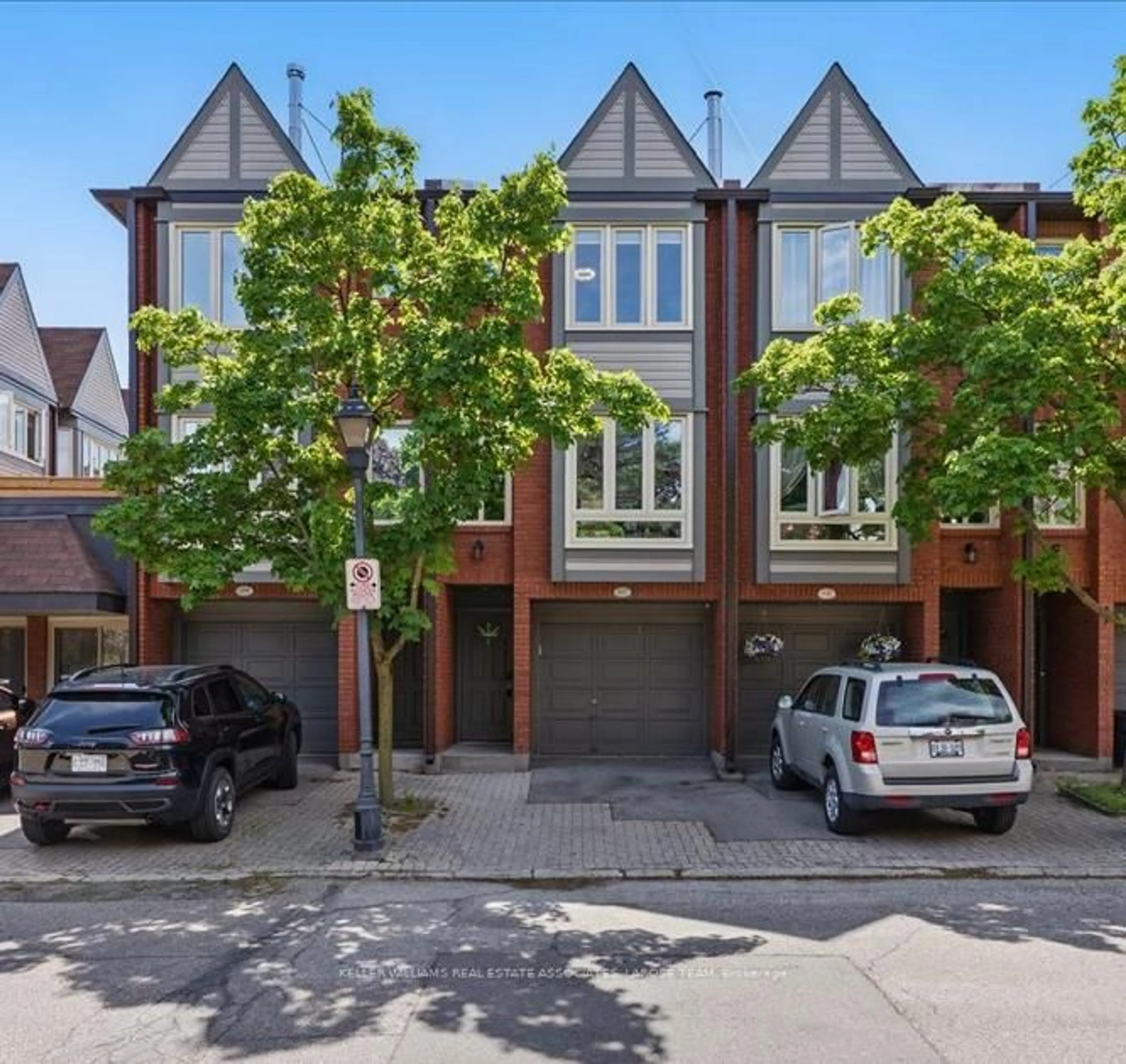 Home with brick exterior material, street for 895 Maple Ave #617, Burlington Ontario L7S 2H7