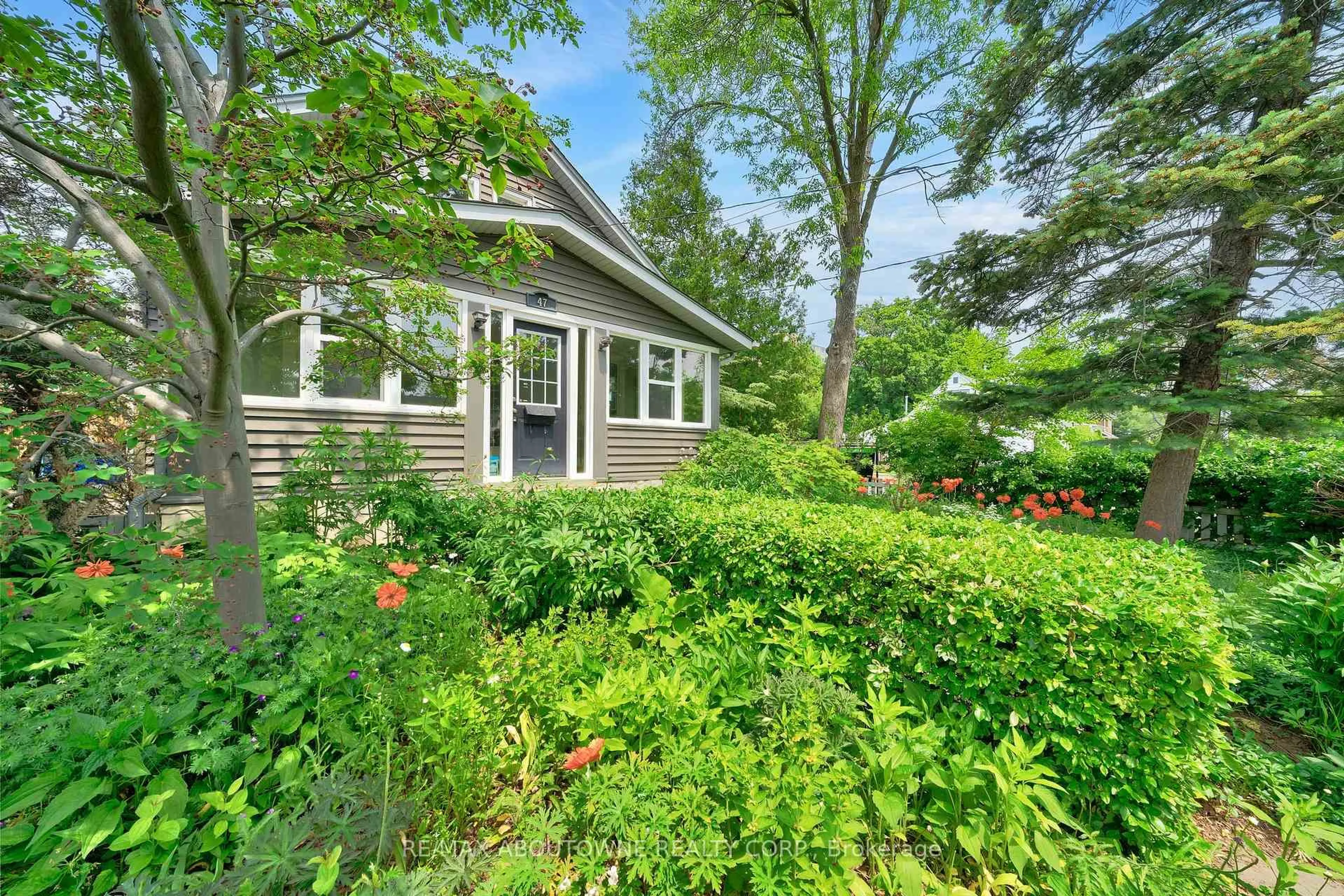 Unknown for 47 Stewart St, Oakville Ontario L6K 1X6