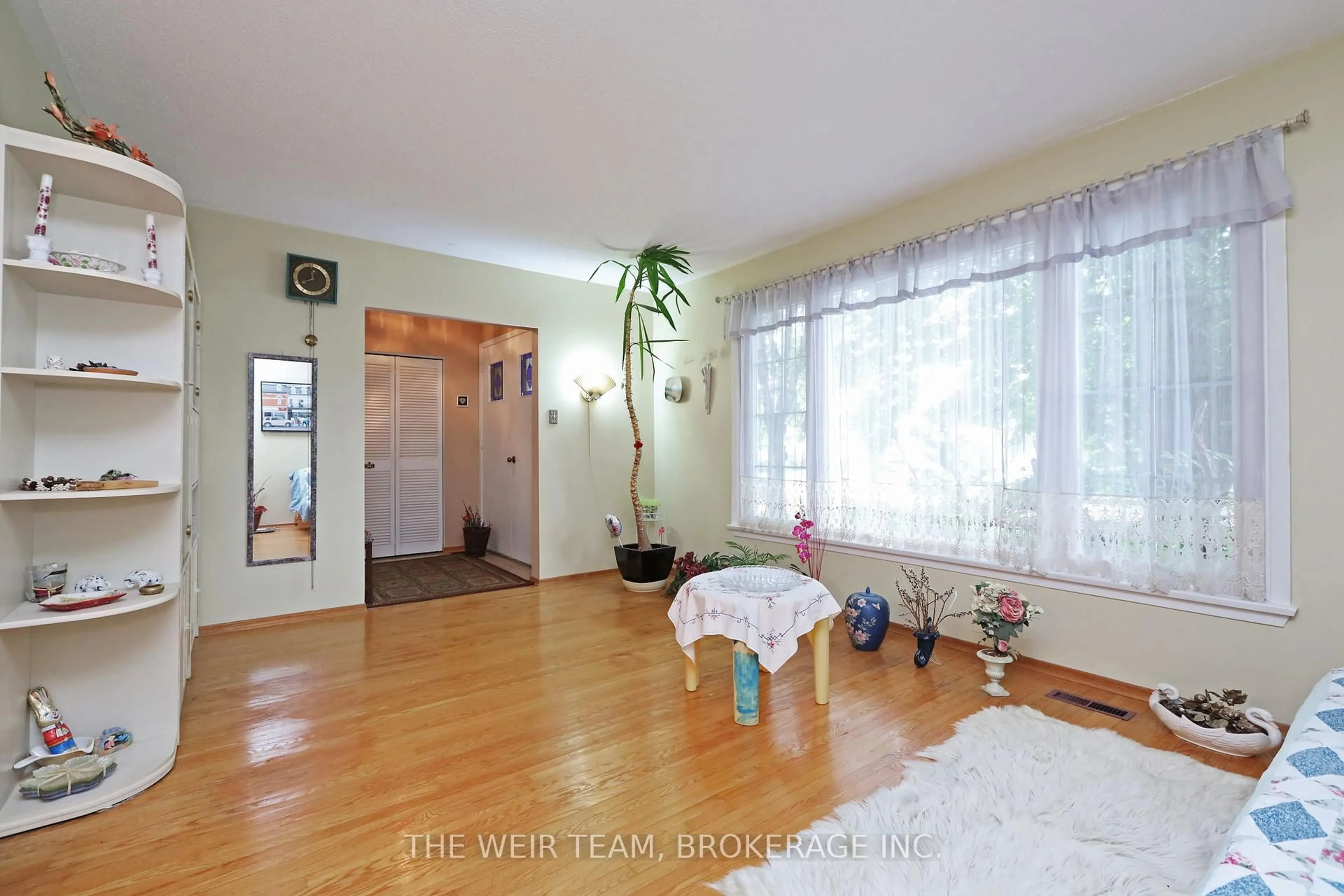 Unknown for 1577 Otterby Rd, Mississauga Ontario L4X 1W8